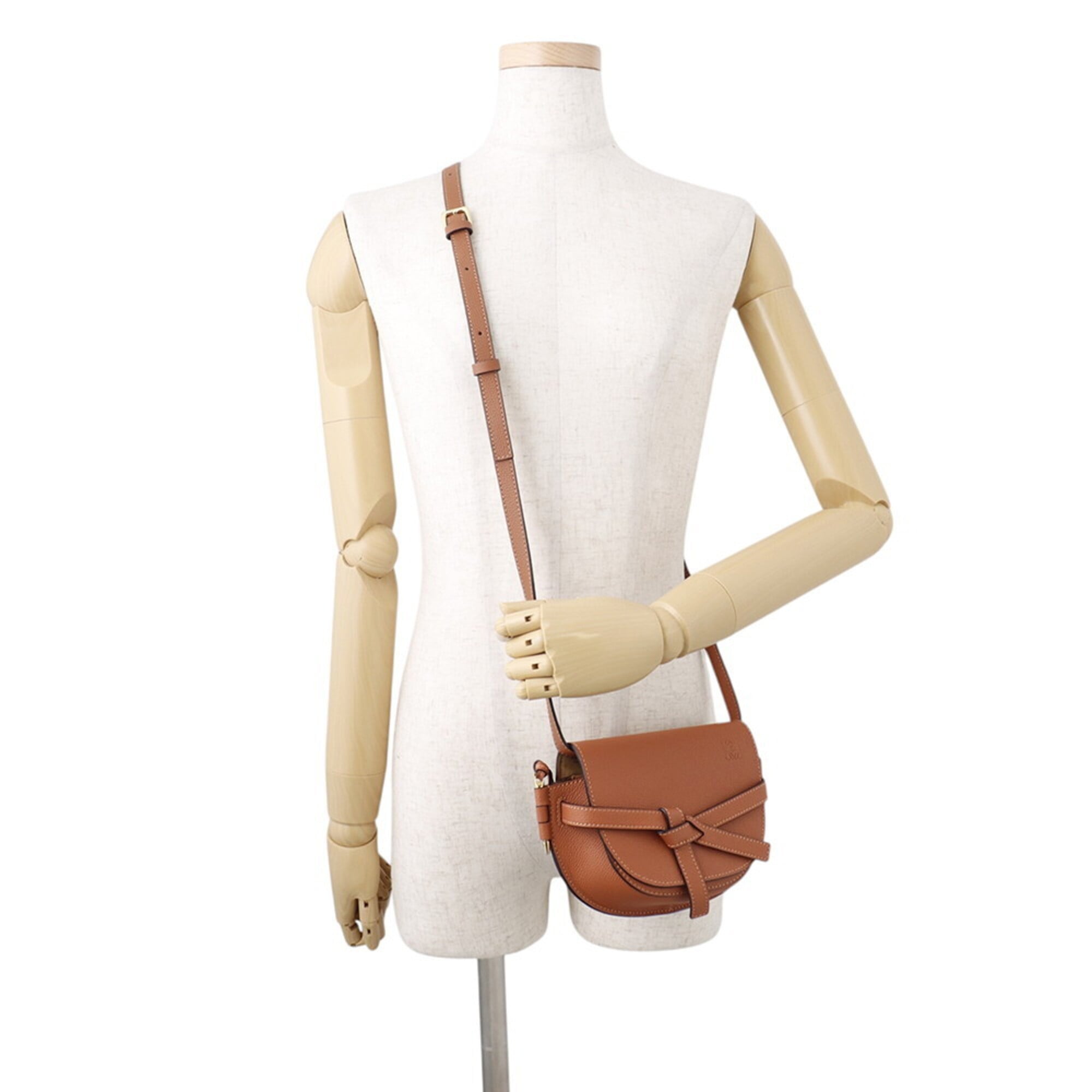 Loewe Brown Leather Shoulder Bag (Pre-Owned)