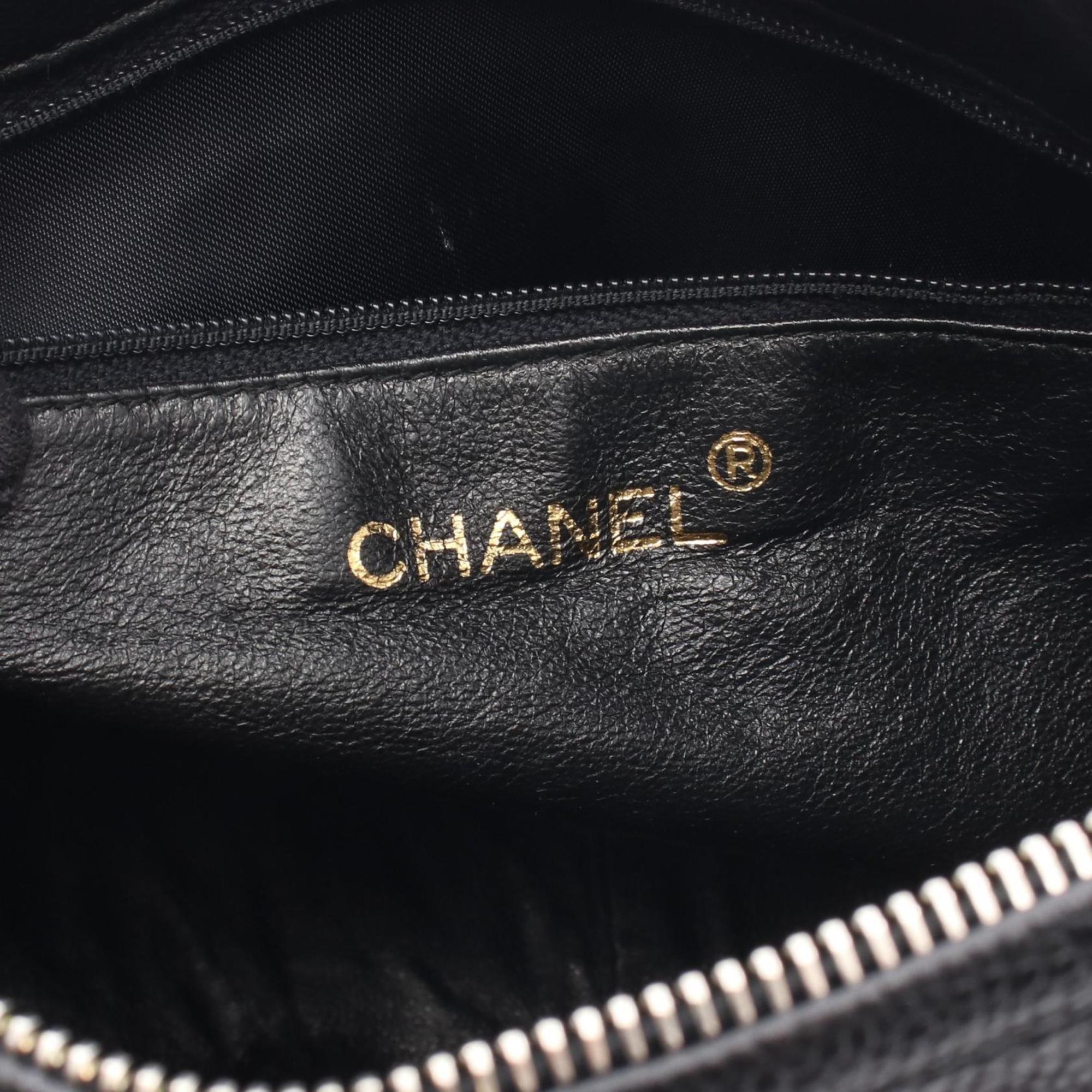 Chanel Black Leather Shoulder Bag (Pre-Owned)