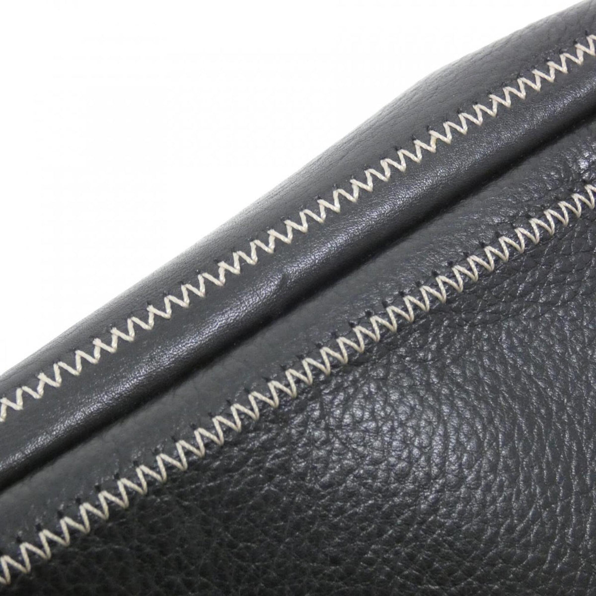 Chanel Black Leather Handbag (Pre-Owned)