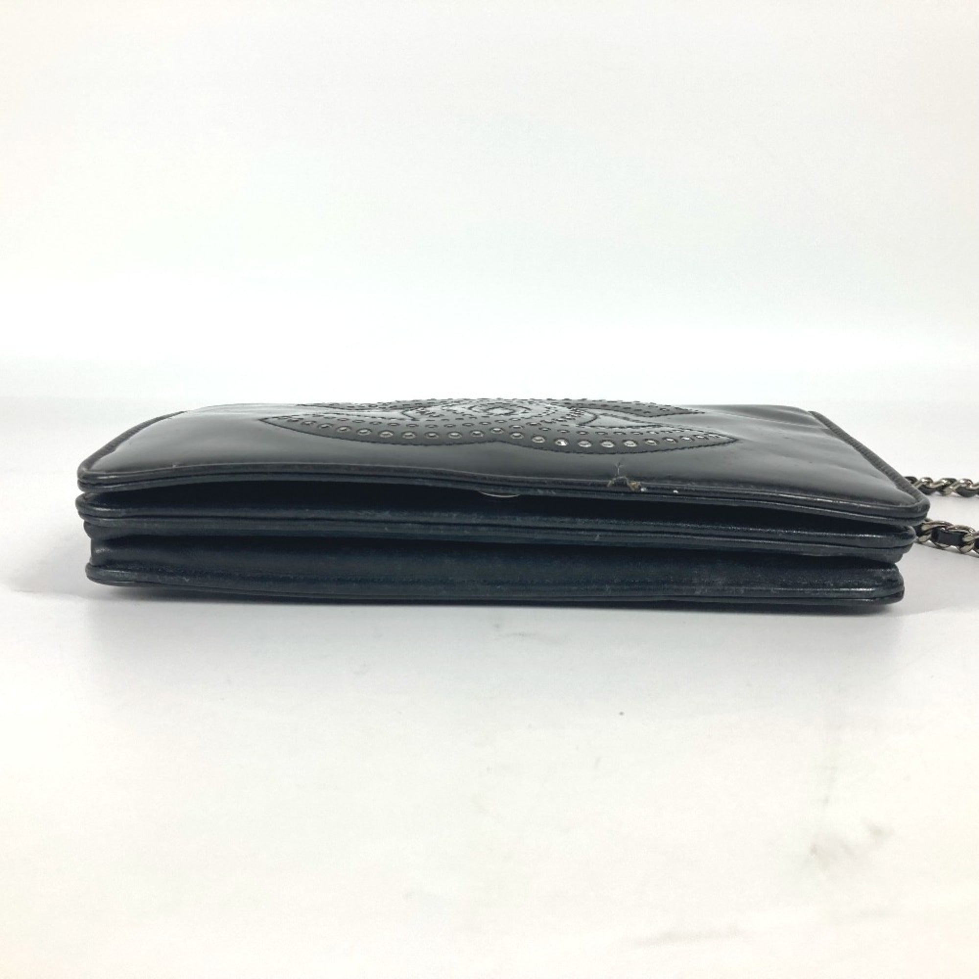 Chanel Black Patent Leather Pochette Shoulder Bag (Pre-Owned)