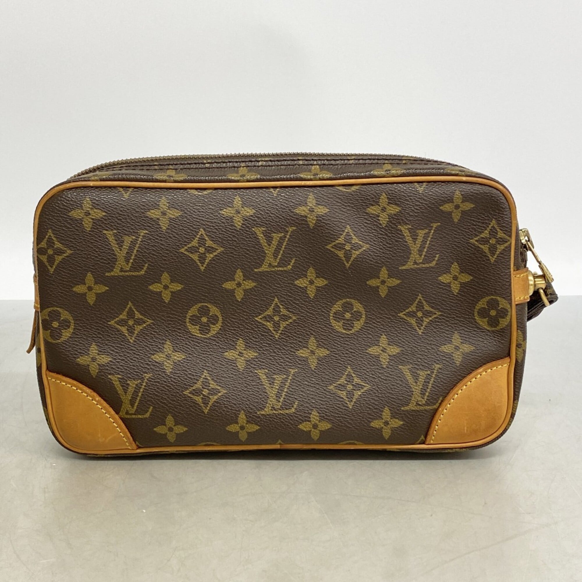 Louis Vuitton Brown Clutch Bag (Pre-Owned)