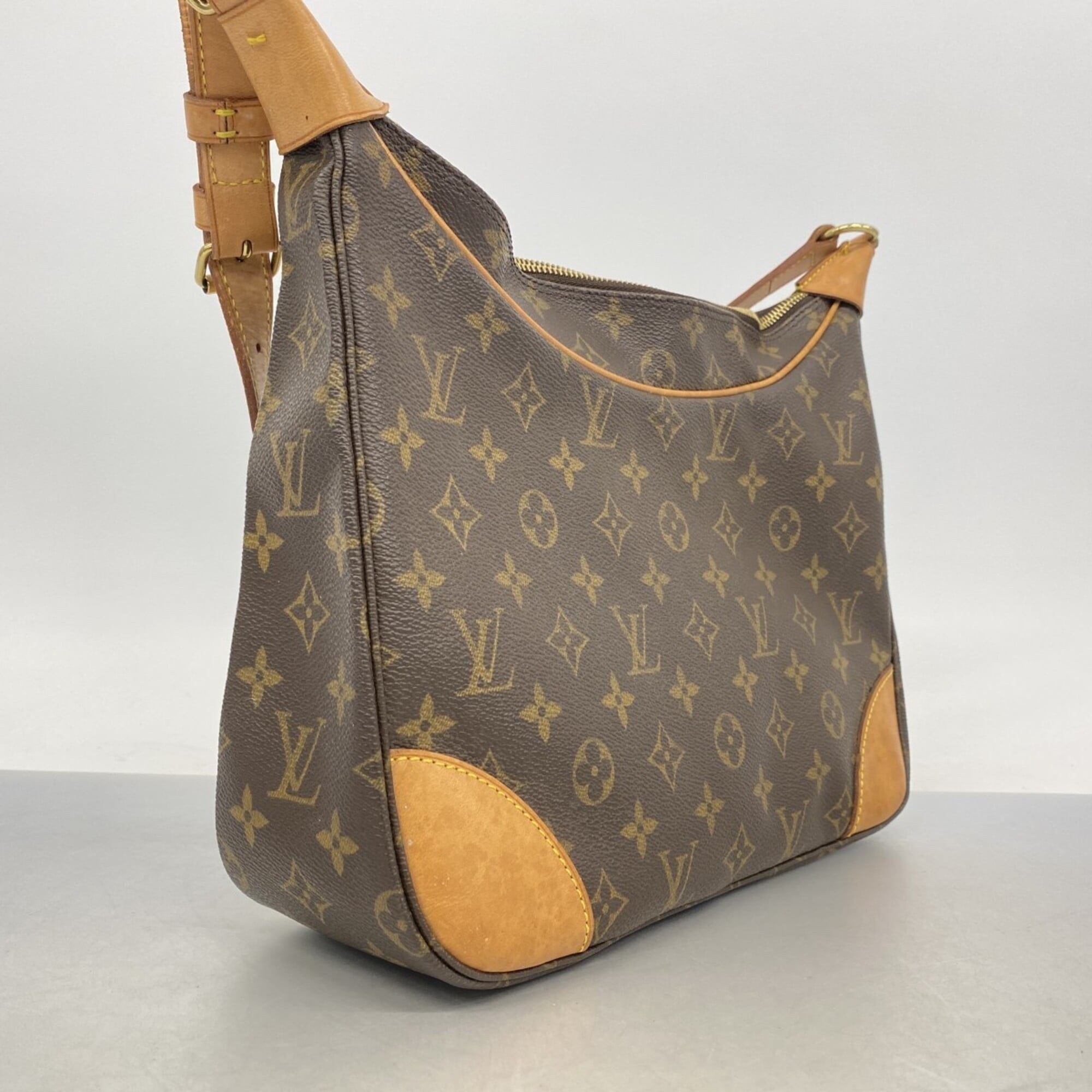 Louis Vuitton Brown Shoulder Bag (Pre-Owned)