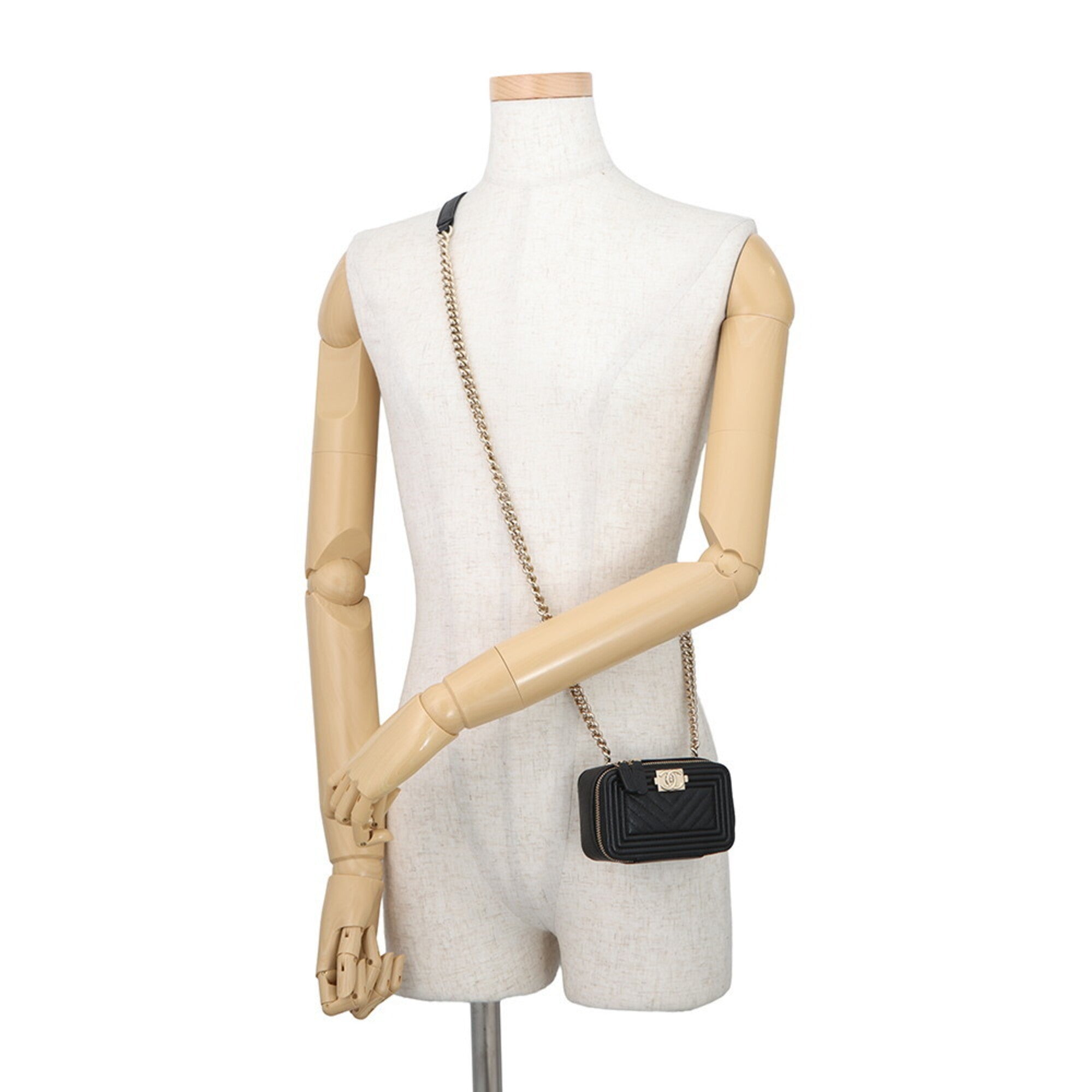 Chanel Black Grained Calfskin Shoulder Bag (Pre-Owned)