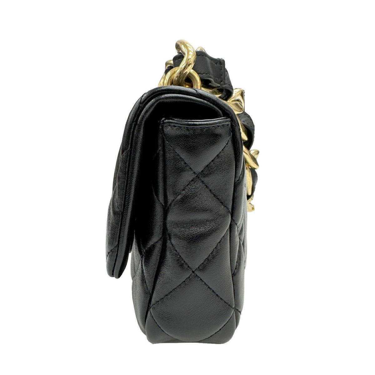 Chanel Black Shoulder Bag (Pre-Owned)