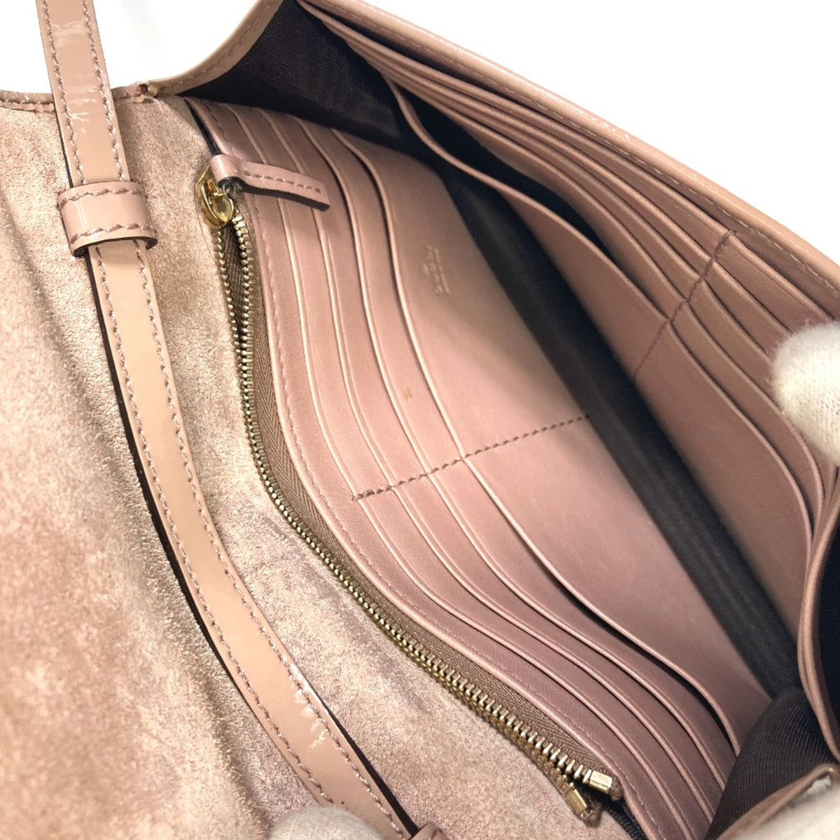 Gucci Beige Patent Leather Shoulder Bag (Pre-Owned)