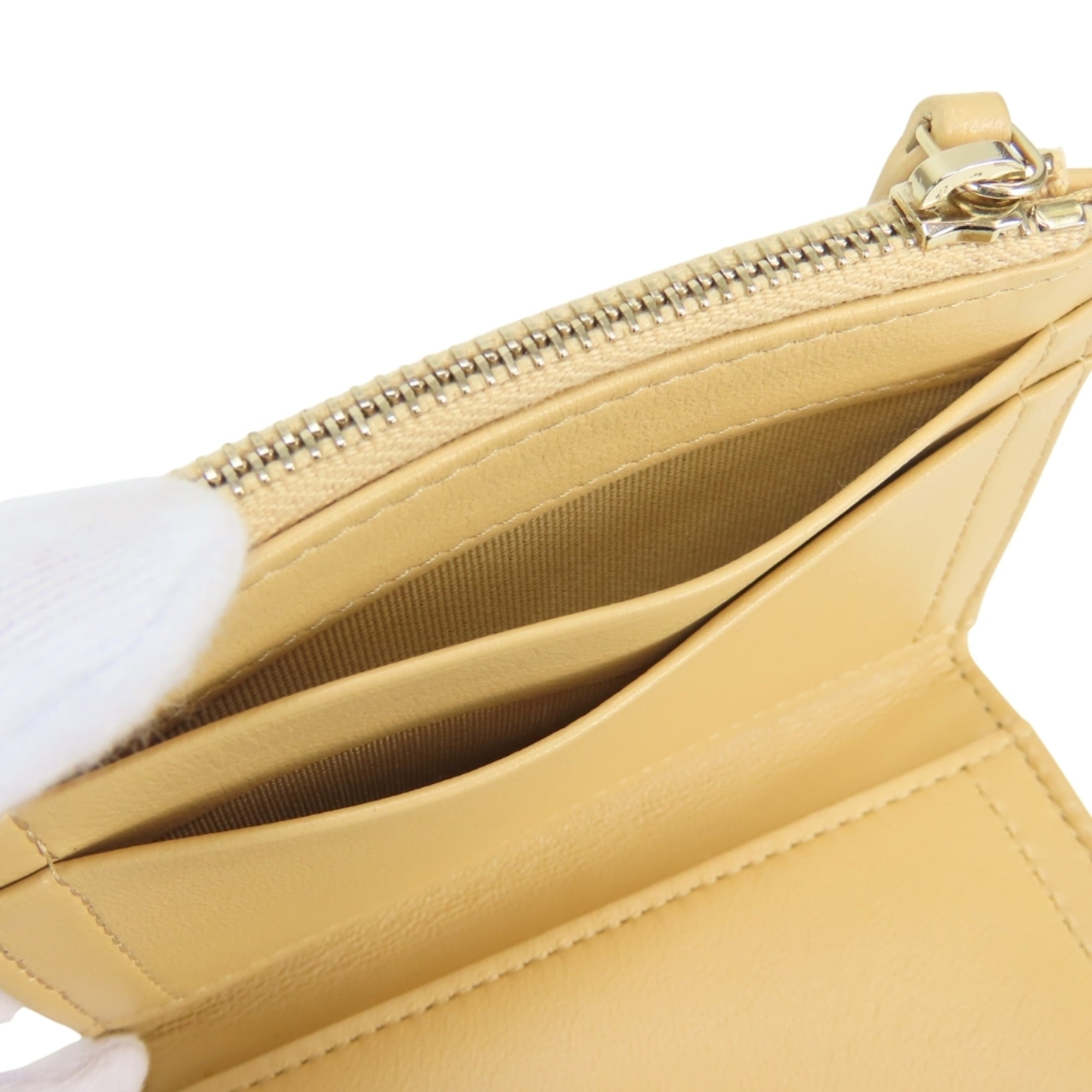 Chanel Beige Leather Coin Purse/Coin Case (Pre-Owned)