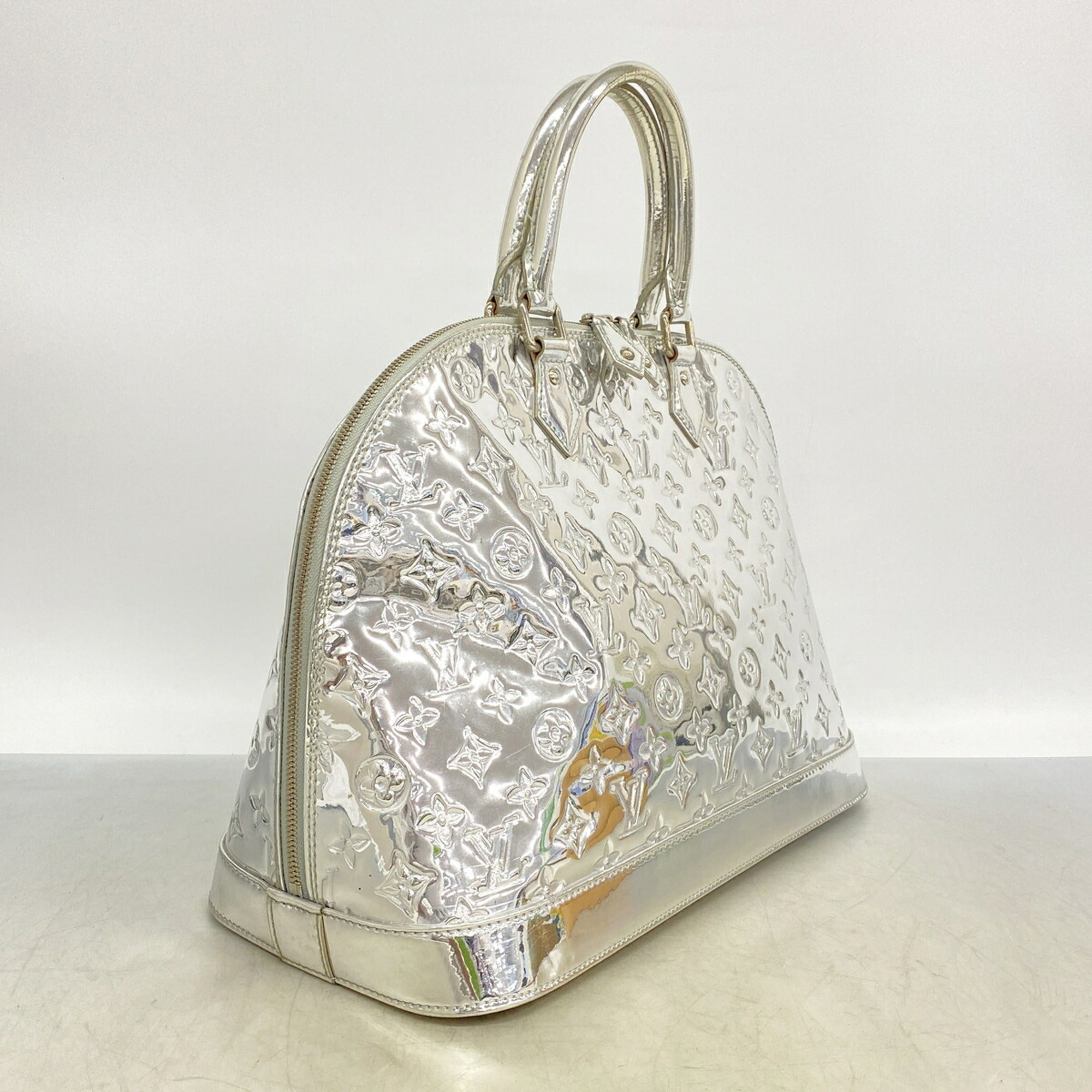 Louis Vuitton Argent Handbag (Pre-Owned)