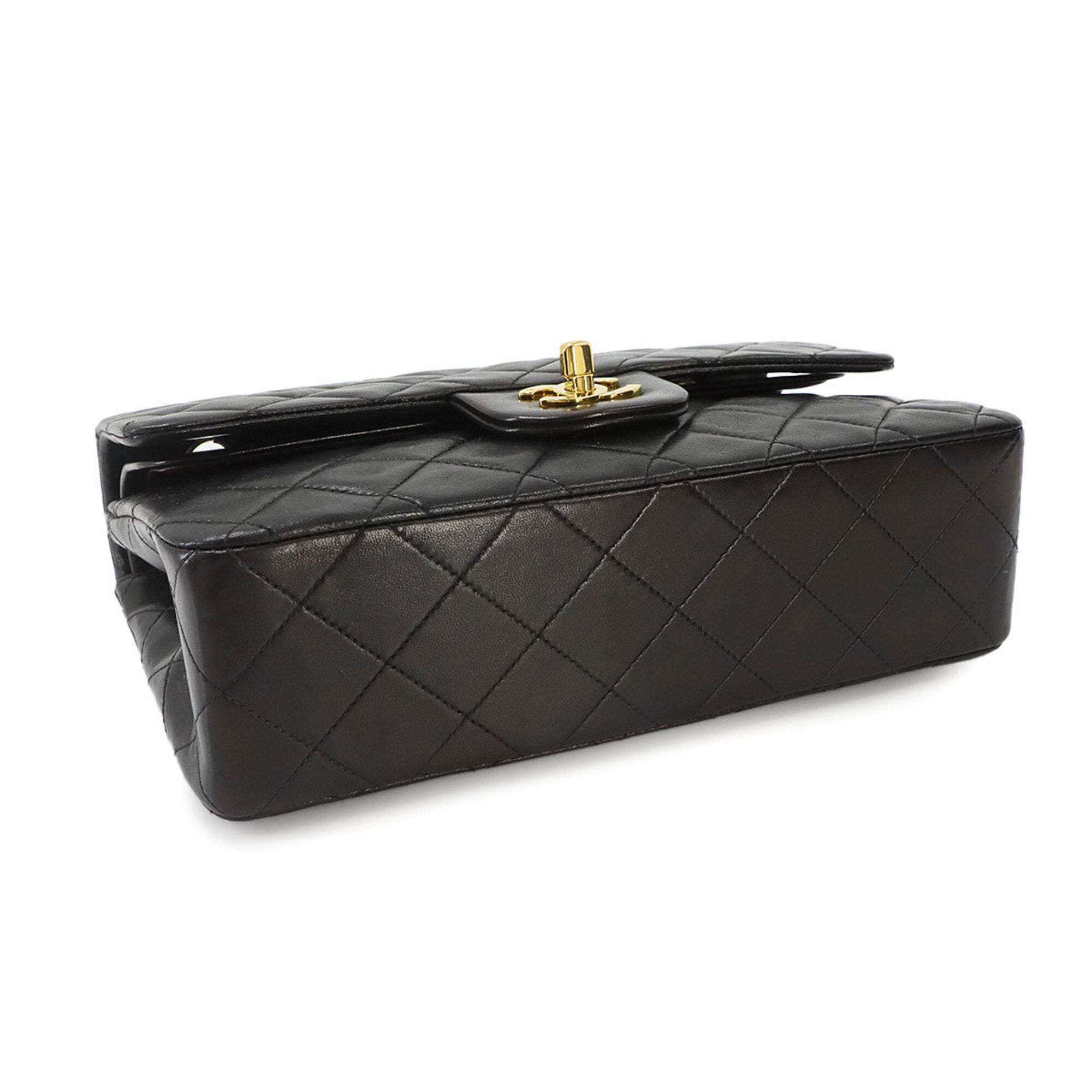 Chanel Matelasse Black Leather Handbag Shoulder Bag (Pre-Owned)