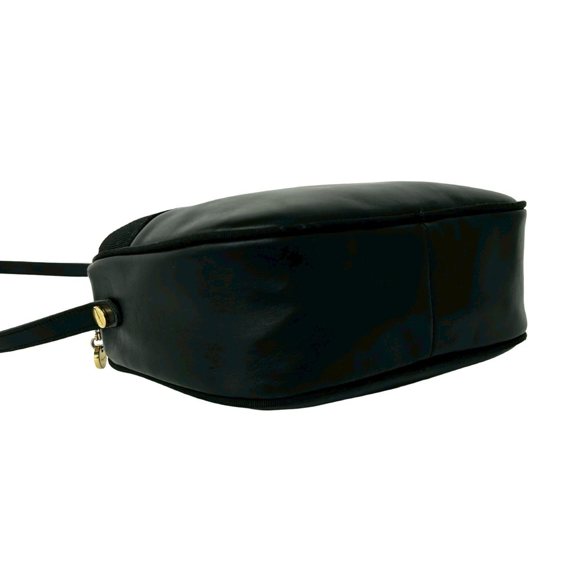 Salvatore Ferragamo Black Leather Pochette Shoulder Bag (Pre-Owned)