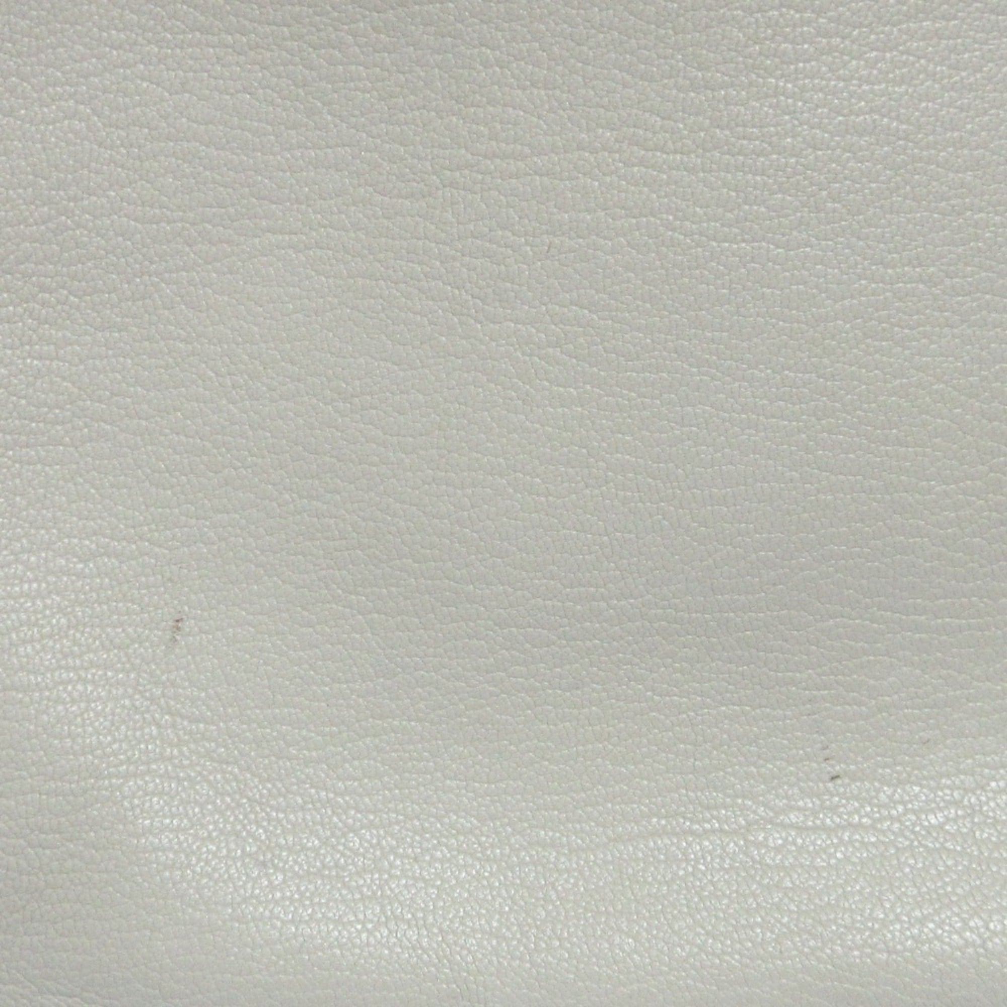 Celine Off-White White Leather Shoulder Bag (Pre-Owned)
