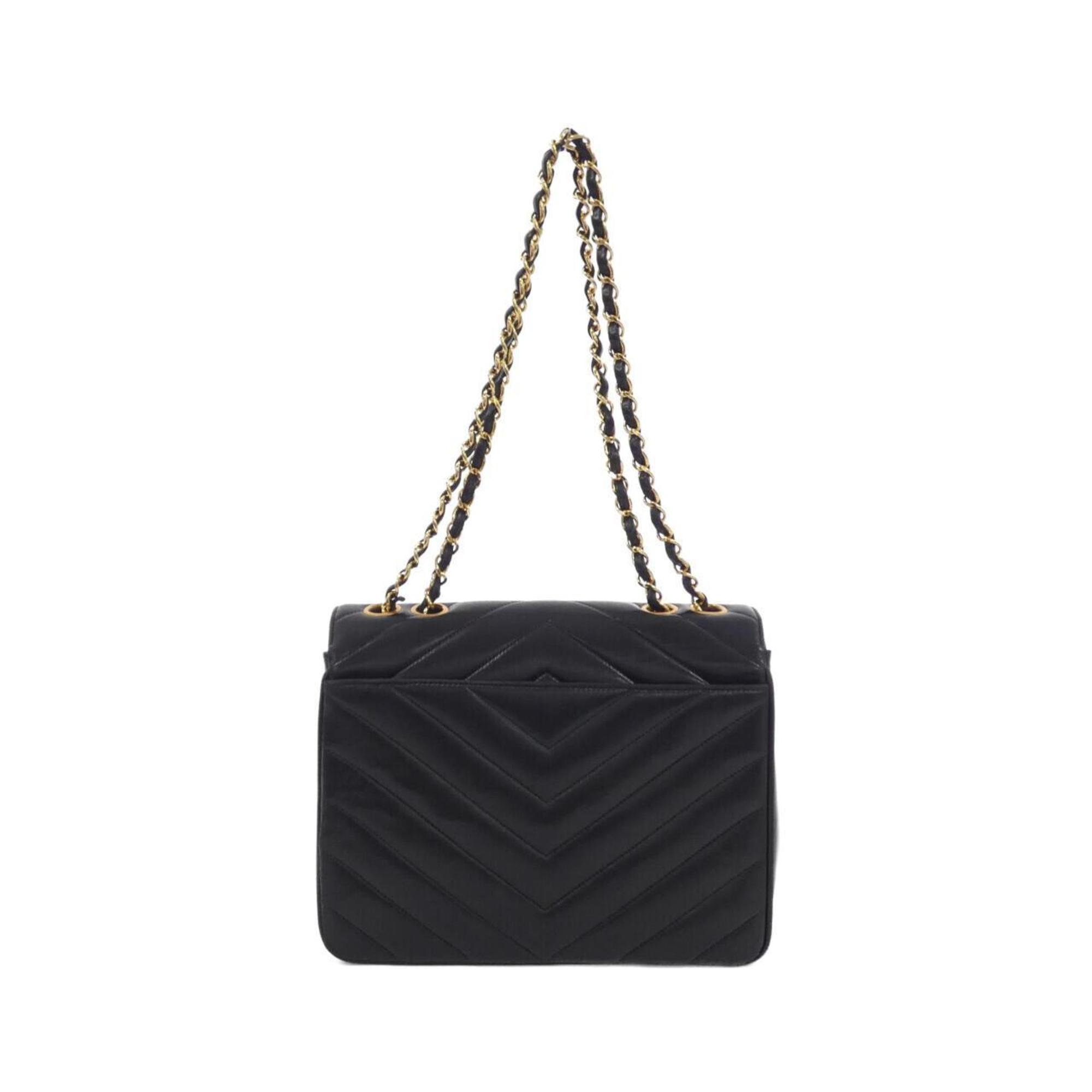 Chanel Black Leather Shoulder Bag (Pre-Owned)