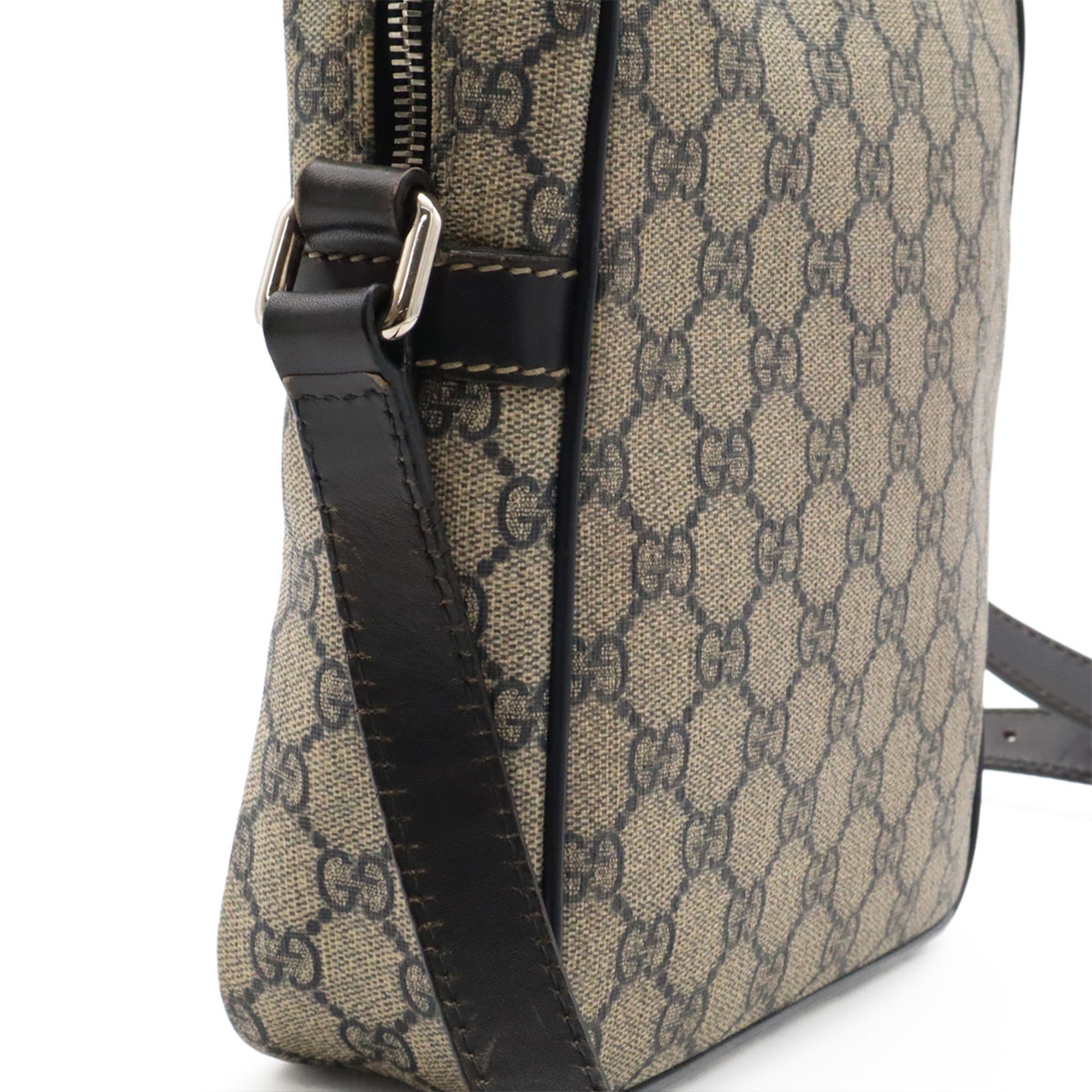 Gucci Beige Navy Gg Plus Pochette Shoulder Bag (Pre-Owned)