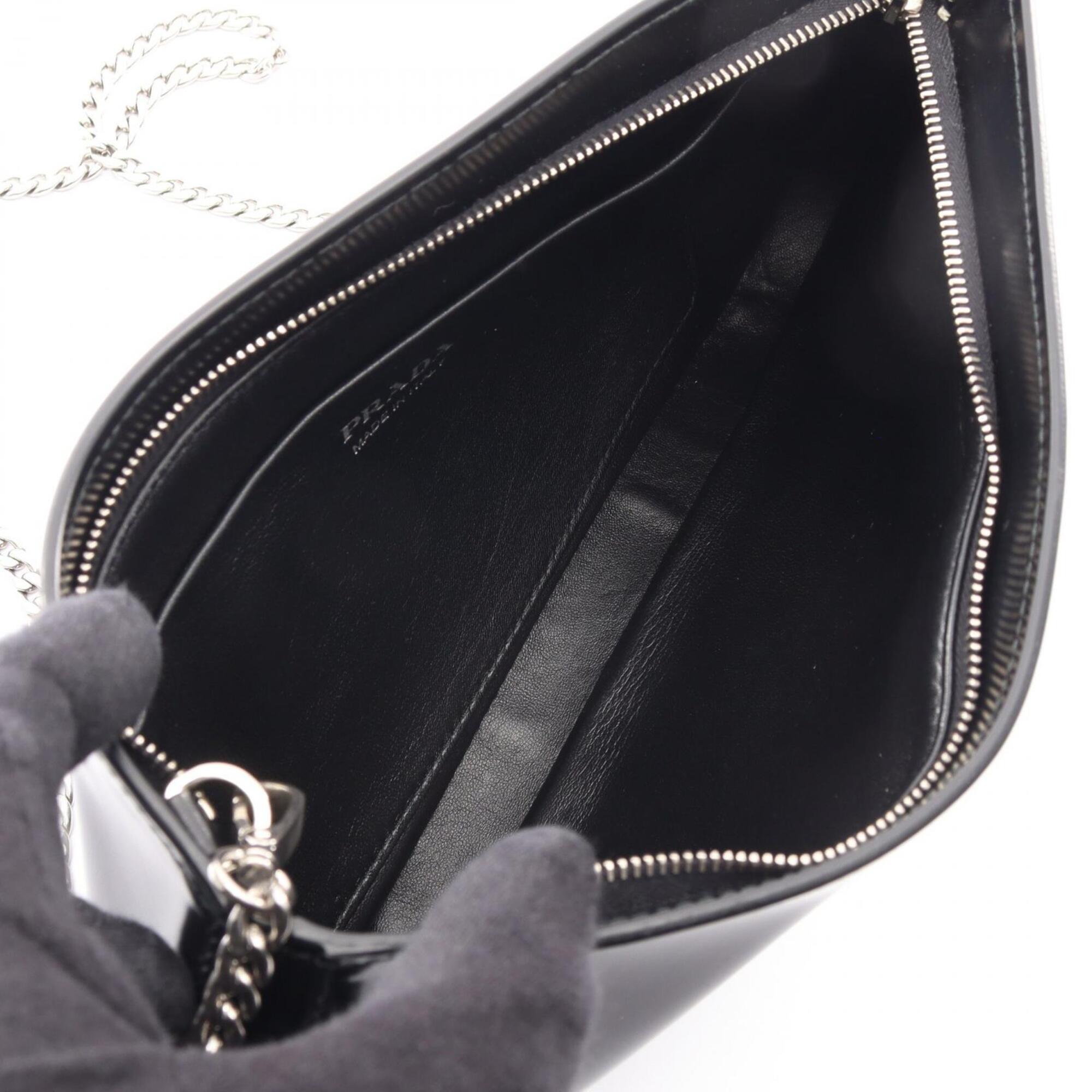 Prada Black Leather Handbag Shoulder Bag (Pre-Owned)