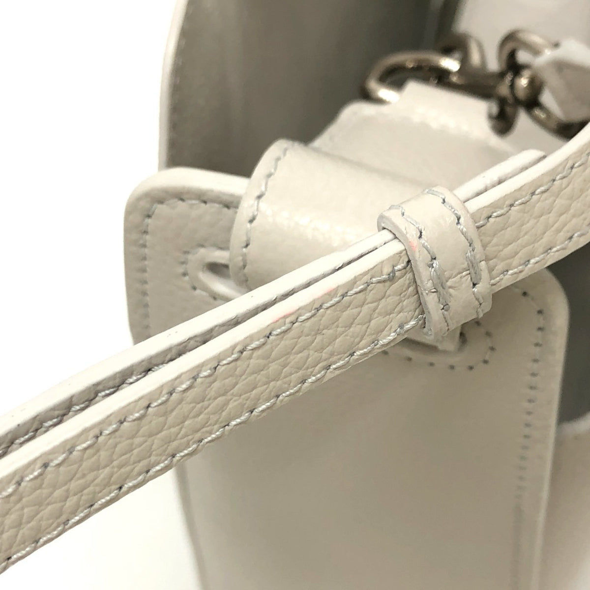 Balenciaga White Leather Shoulder Bag (Pre-Owned)