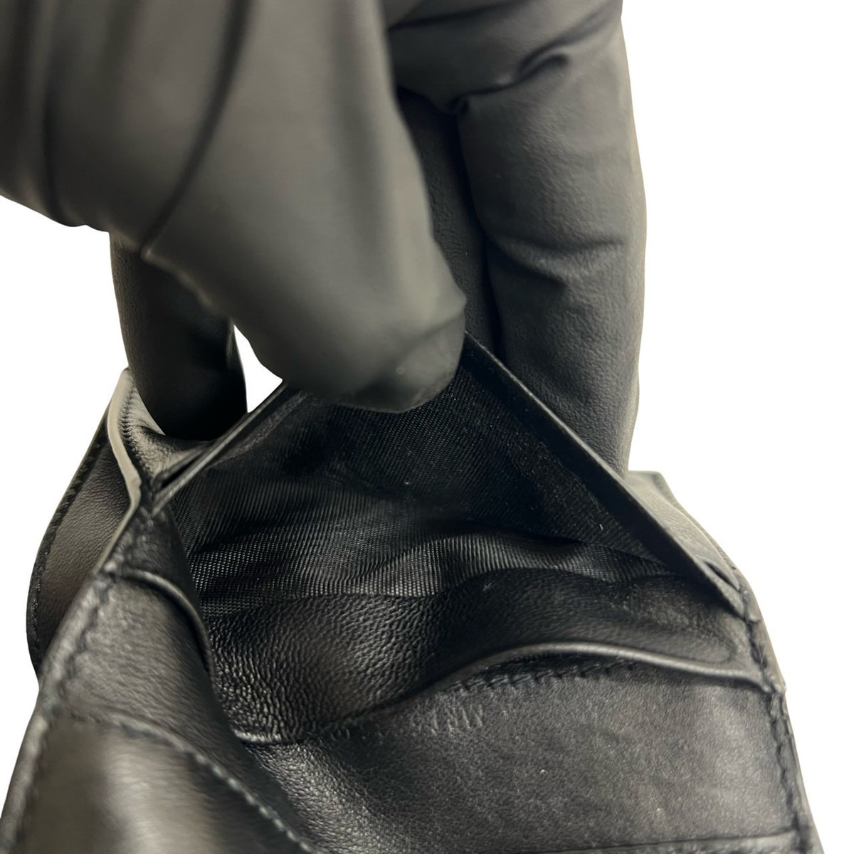 Saint Laurent Black Leather Wallet (Tri-Fold) (Pre-Owned)
