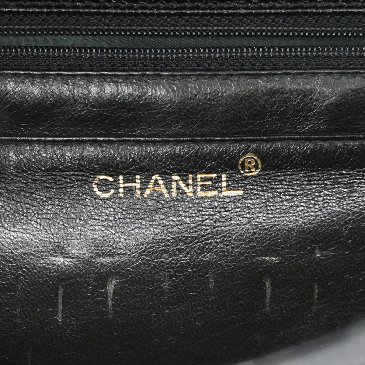 Chanel Black Grained Calfskin Handbag (Pre-Owned)