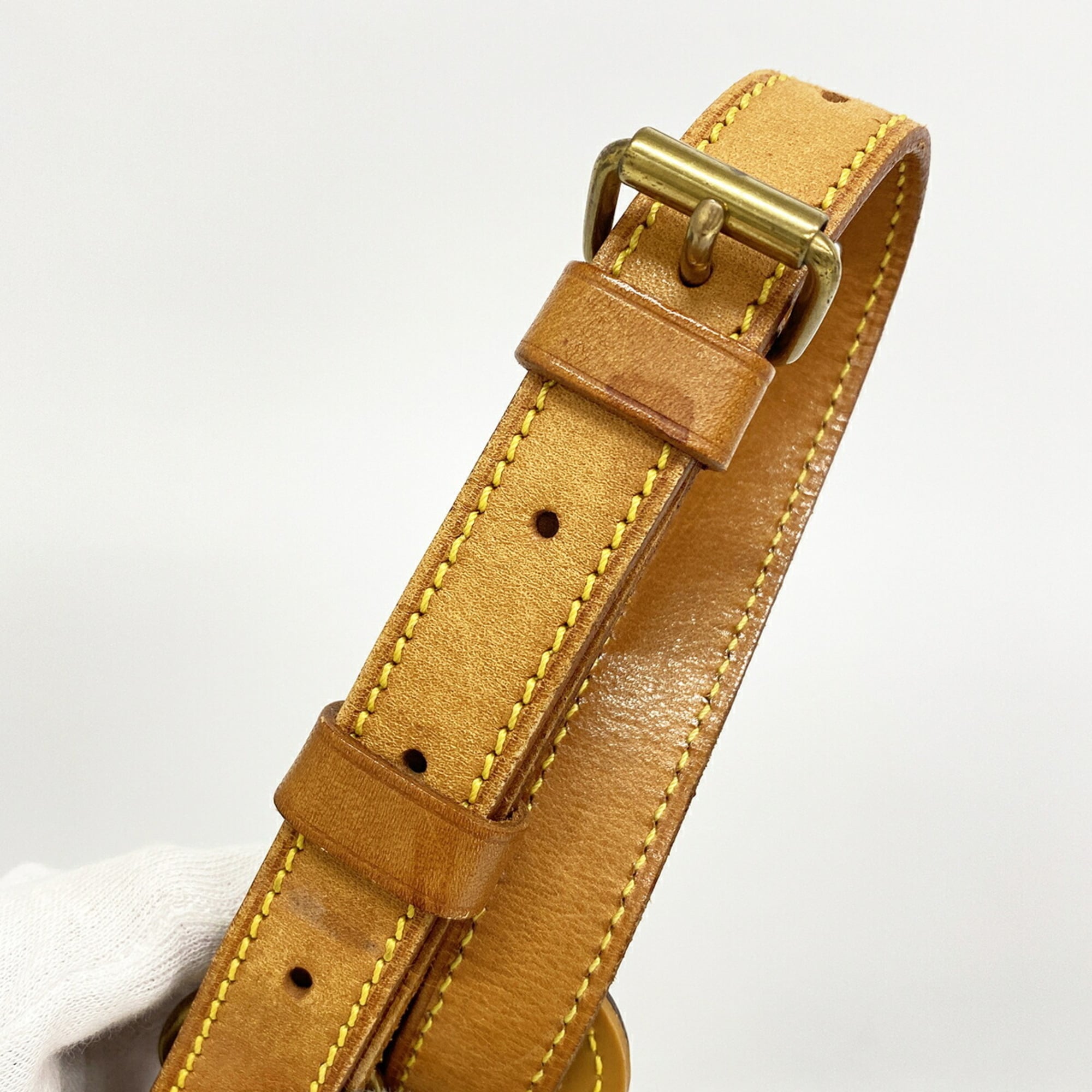 Louis Vuitton Brown Shoulder Bag (Pre-Owned)
