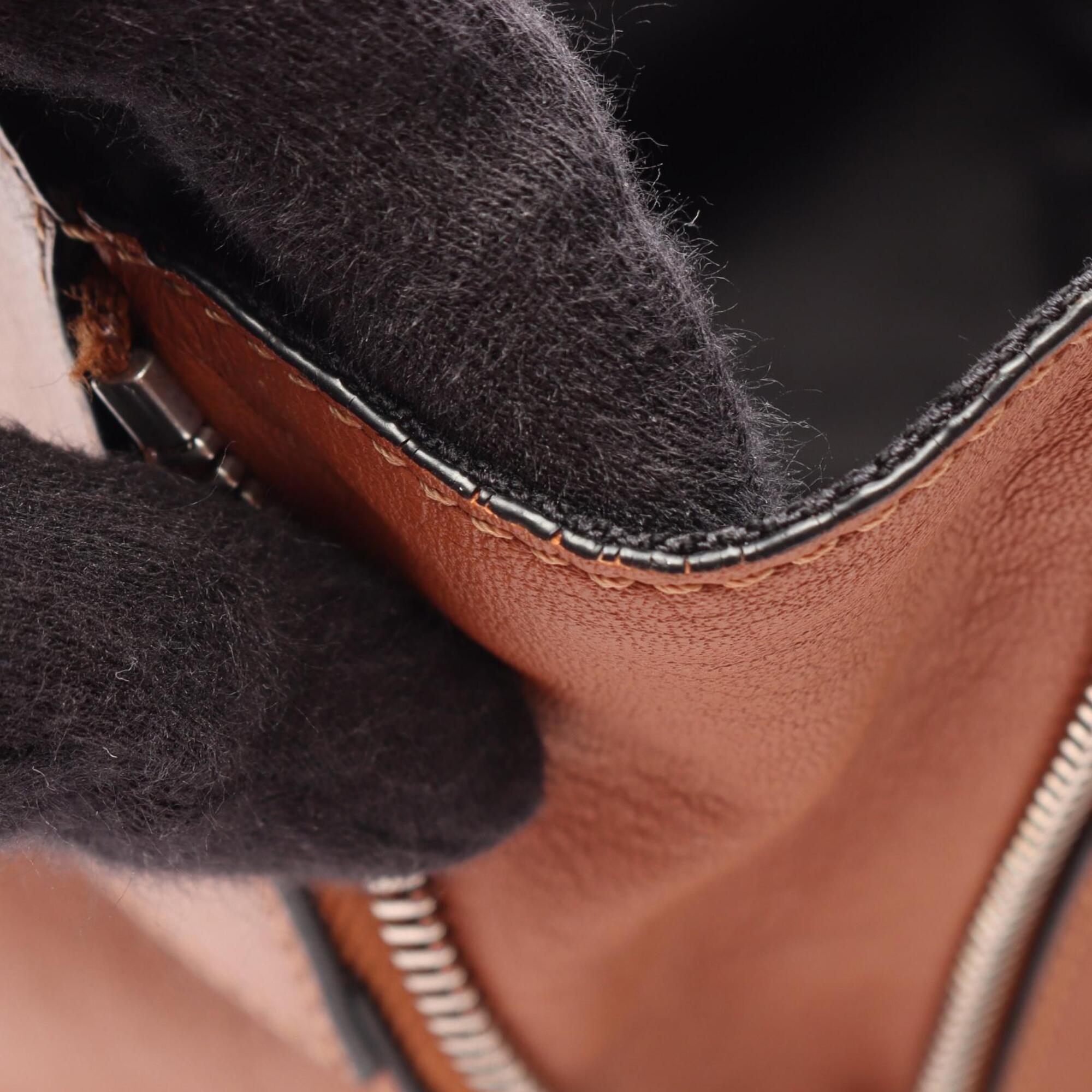 Loewe Brown Leather Handbag (Pre-Owned)