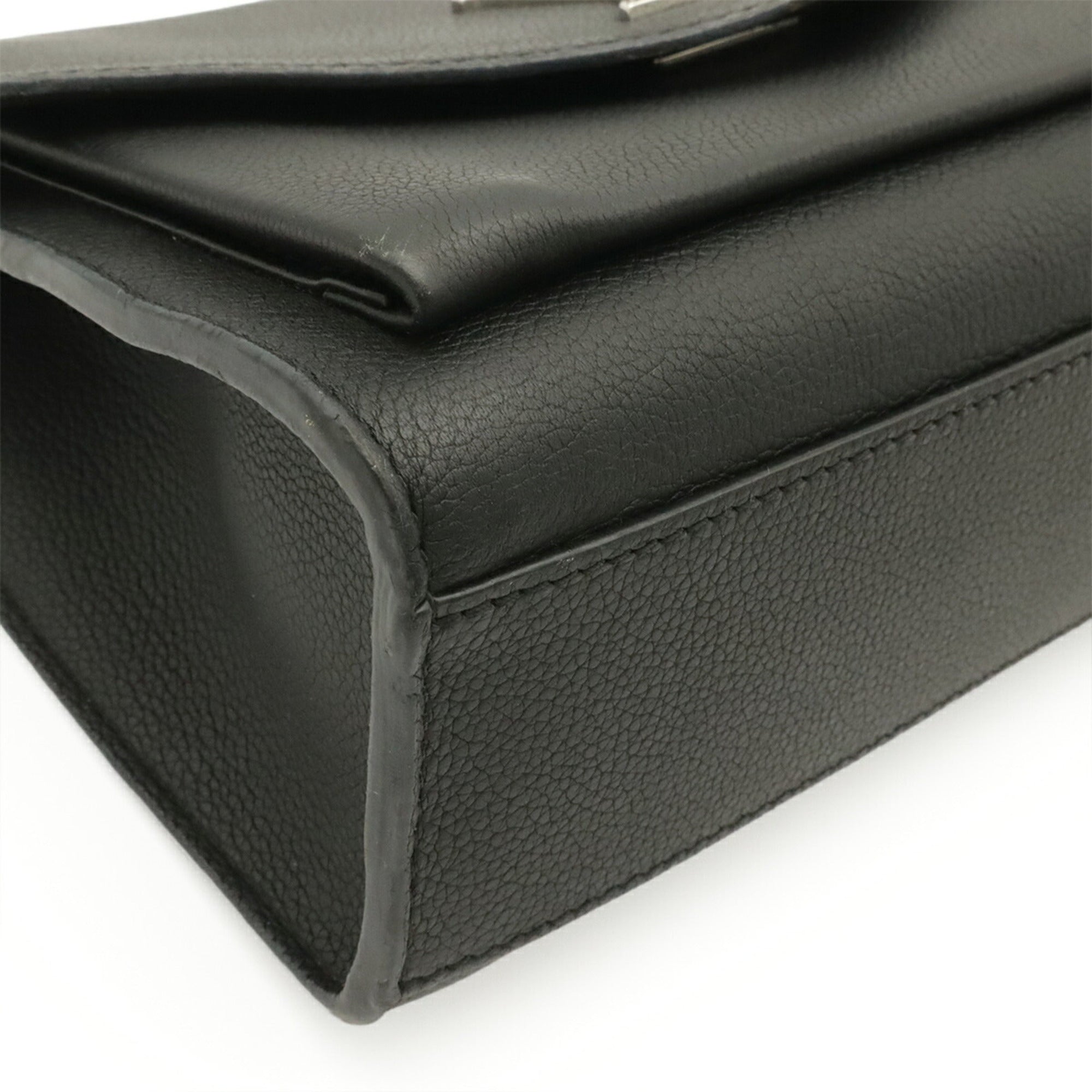Louis Vuitton Noir Leather Pochette Shoulder Bag (Pre-Owned)