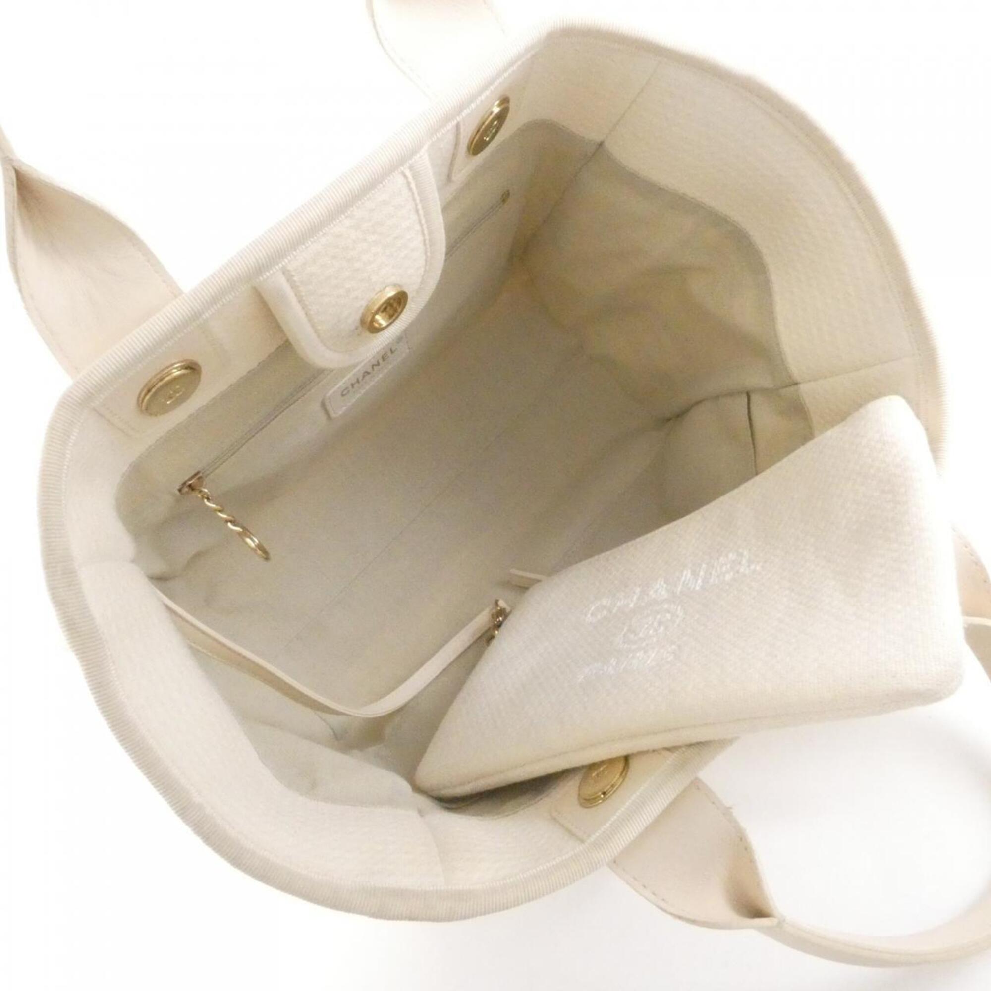 Chanel Ivory Ivory Handbag Pouch (Pre-Owned)