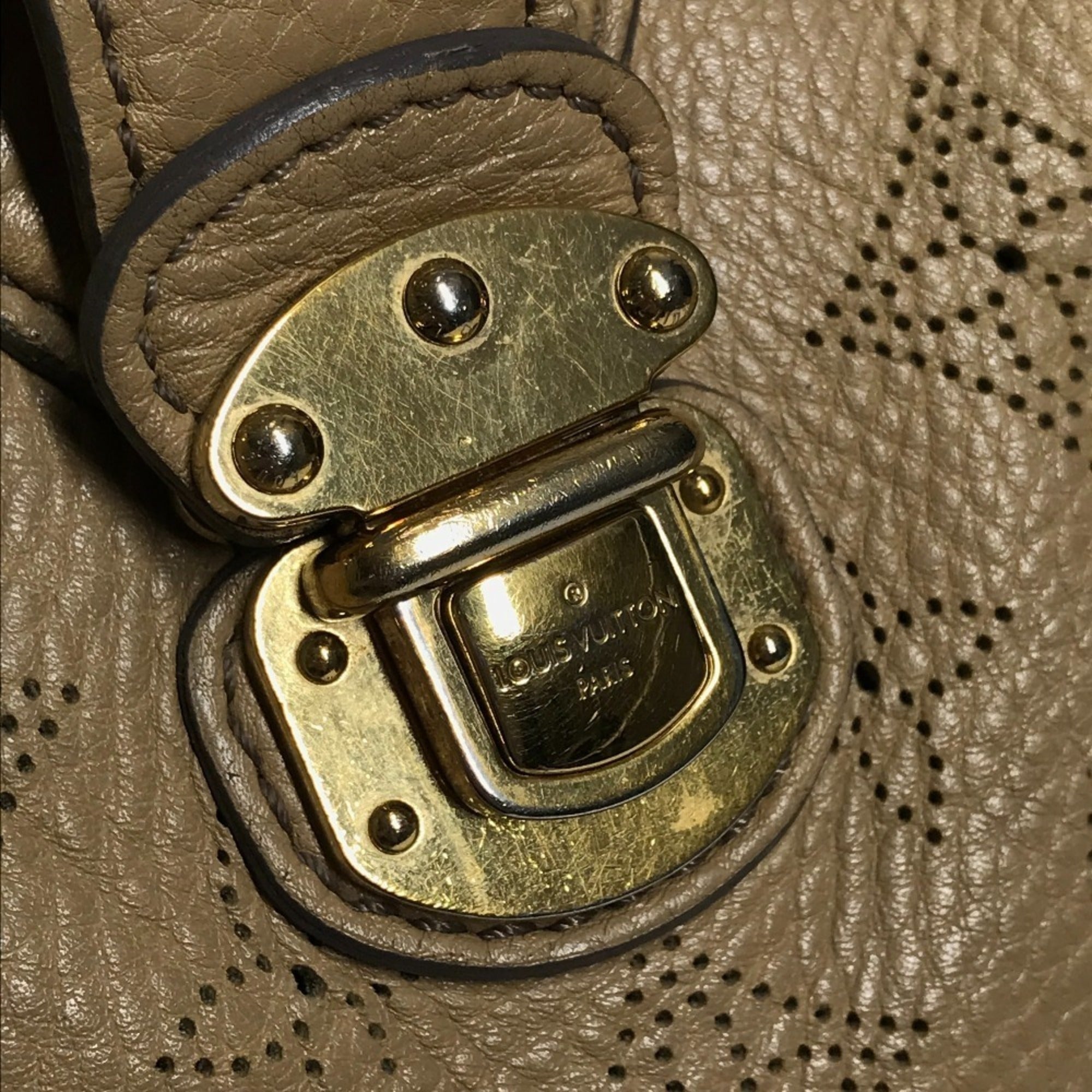 Louis Vuitton Beige Monogram Mahina Leather Leather Shoulder Bag (Pre-Owned)