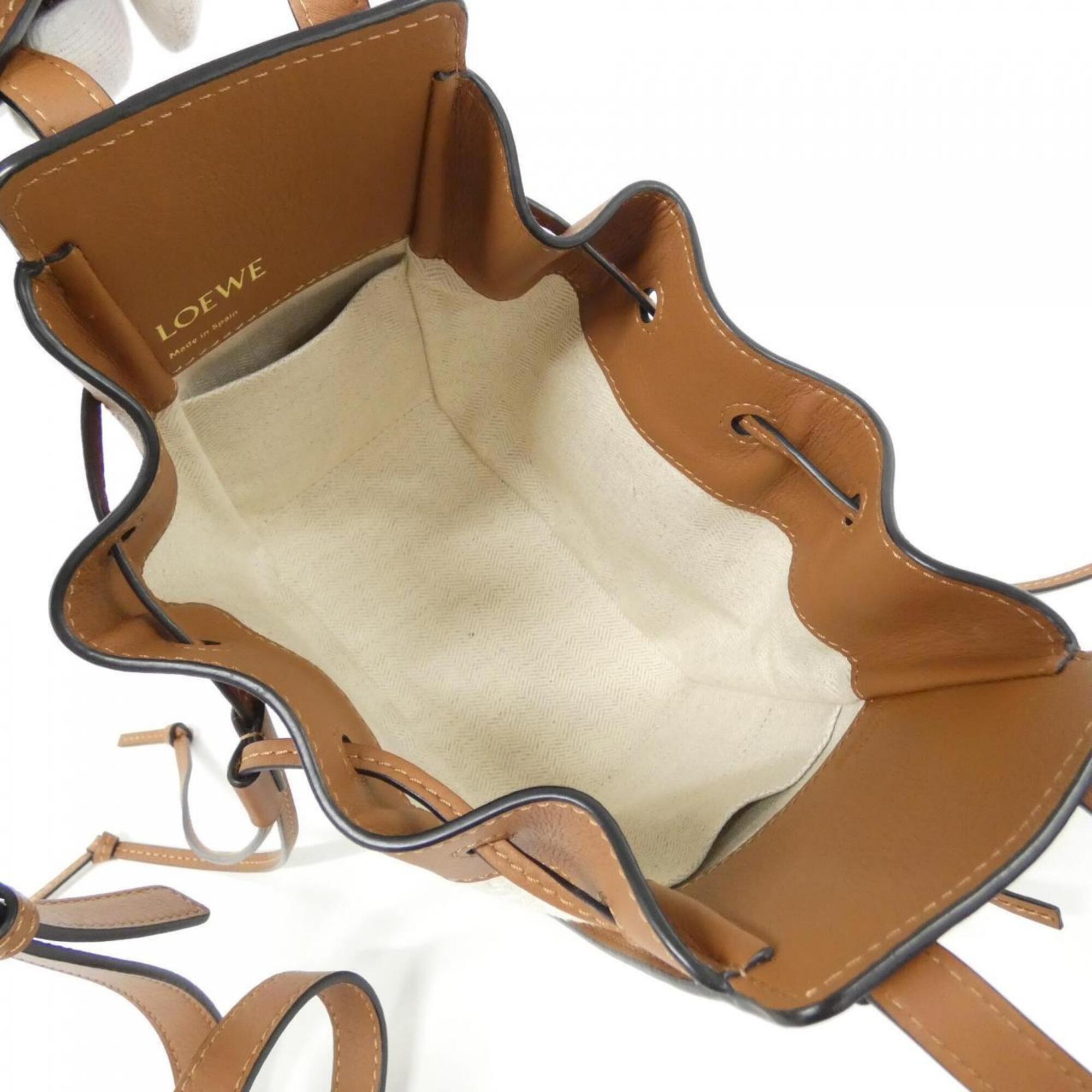 Loewe Beige Canvas Shoulder Bag (Pre-Owned)