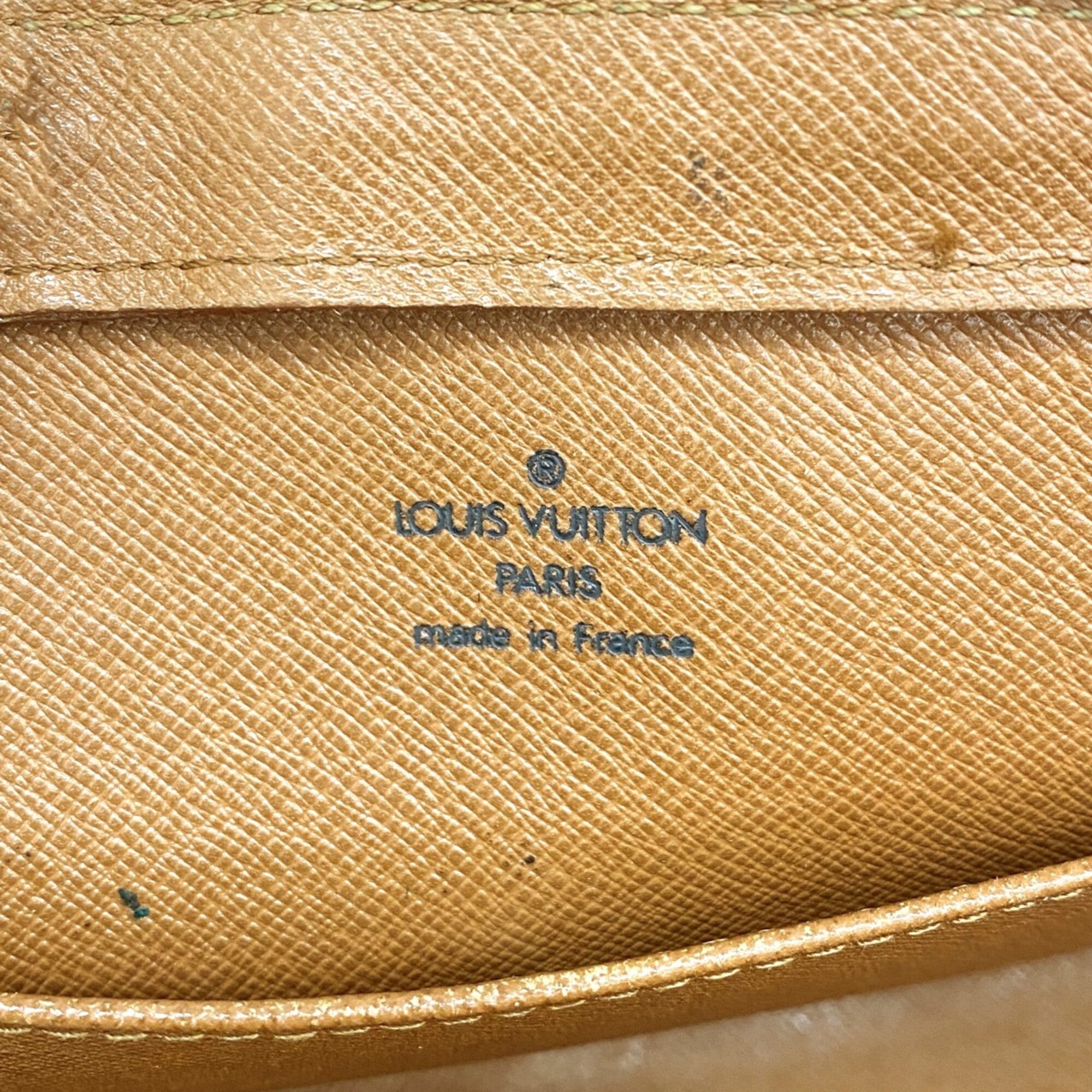 Louis Vuitton Brown Clutch Bag (Pre-Owned)