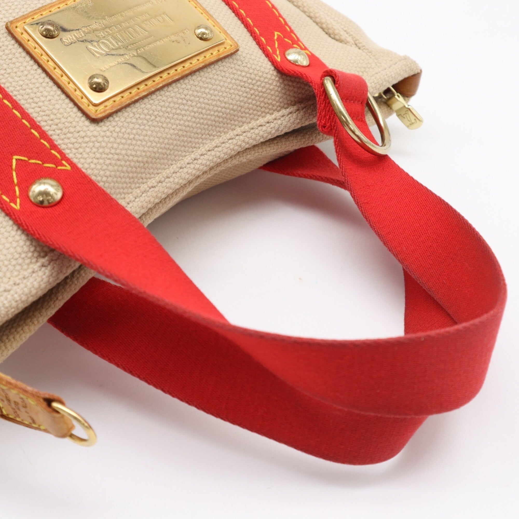 Louis Vuitton Beige Red Color Canvas Handbag (Pre-Owned)