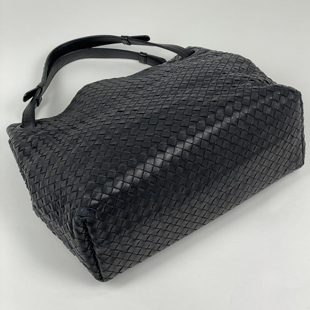 Bottega Veneta Intrecciato Black Leather Tote Bag (Pre-Owned)