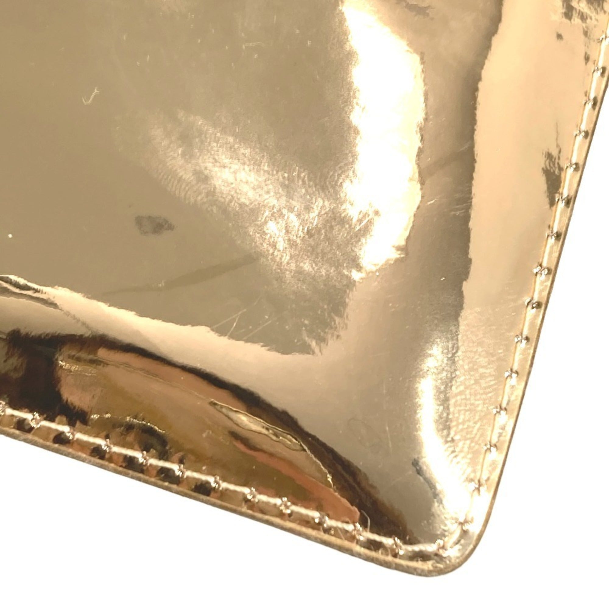 Louis Vuitton Gold Leather Pochette (Pre-Owned)