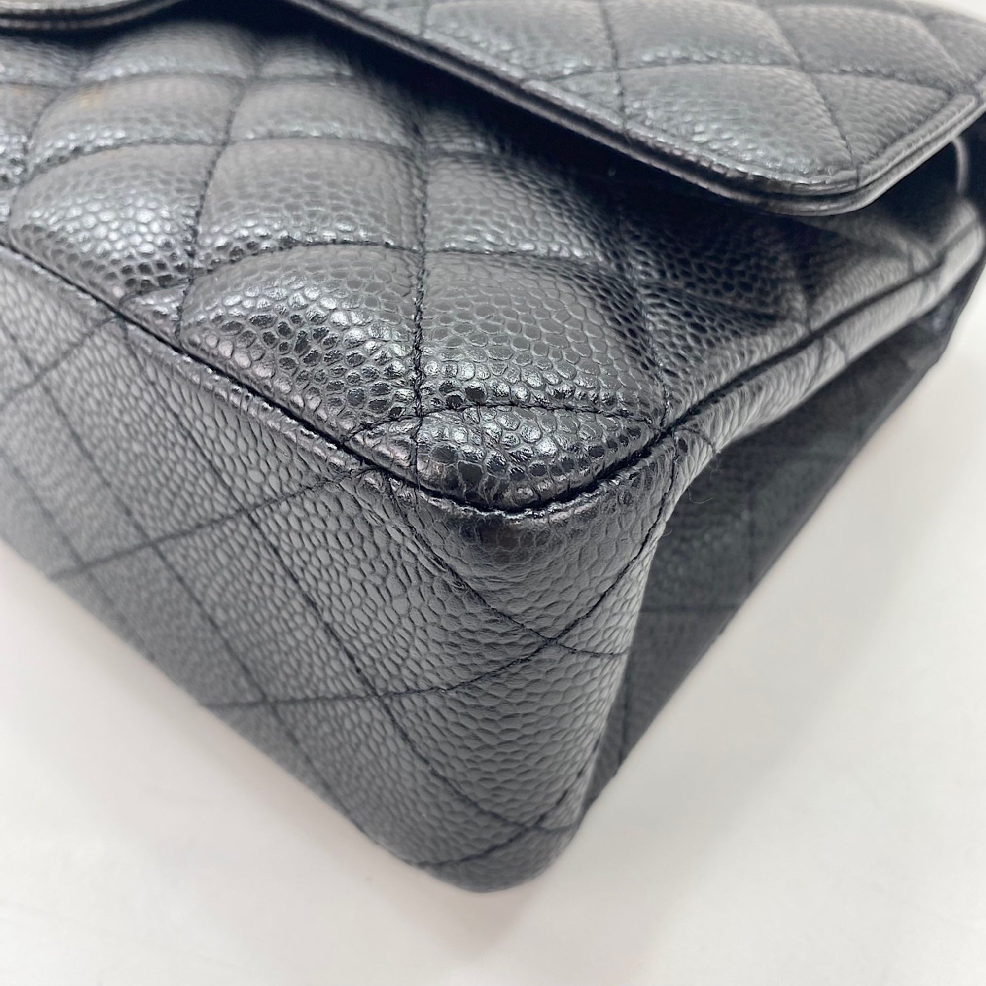 Chanel Black Handbag (Pre-Owned)
