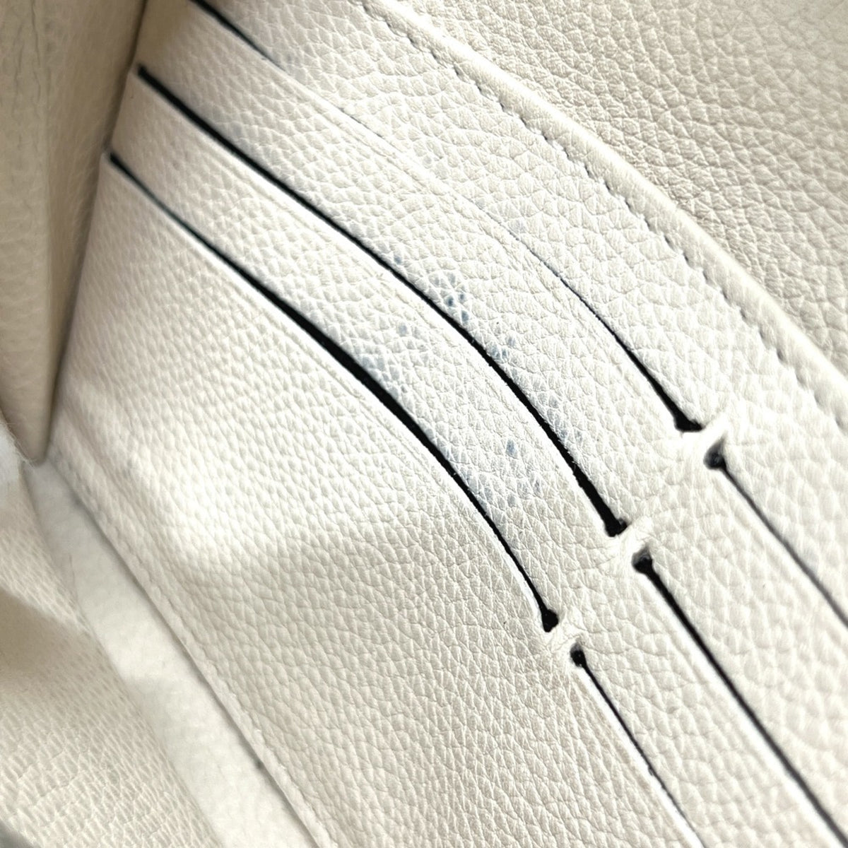 Louis Vuitton White Leather Long Wallet (Bi-Fold) (Pre-Owned)