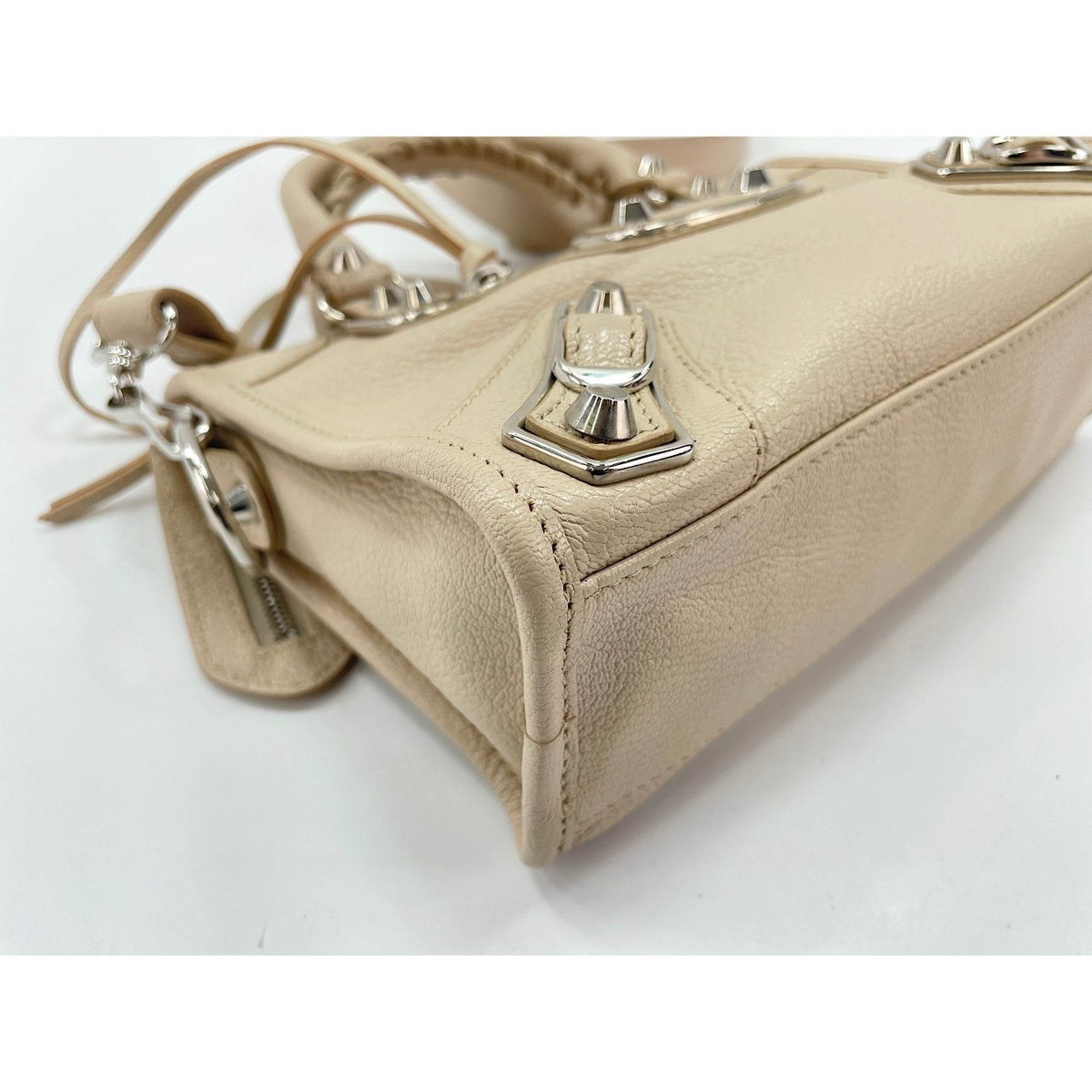Balenciaga Beige Handbag (Pre-Owned)