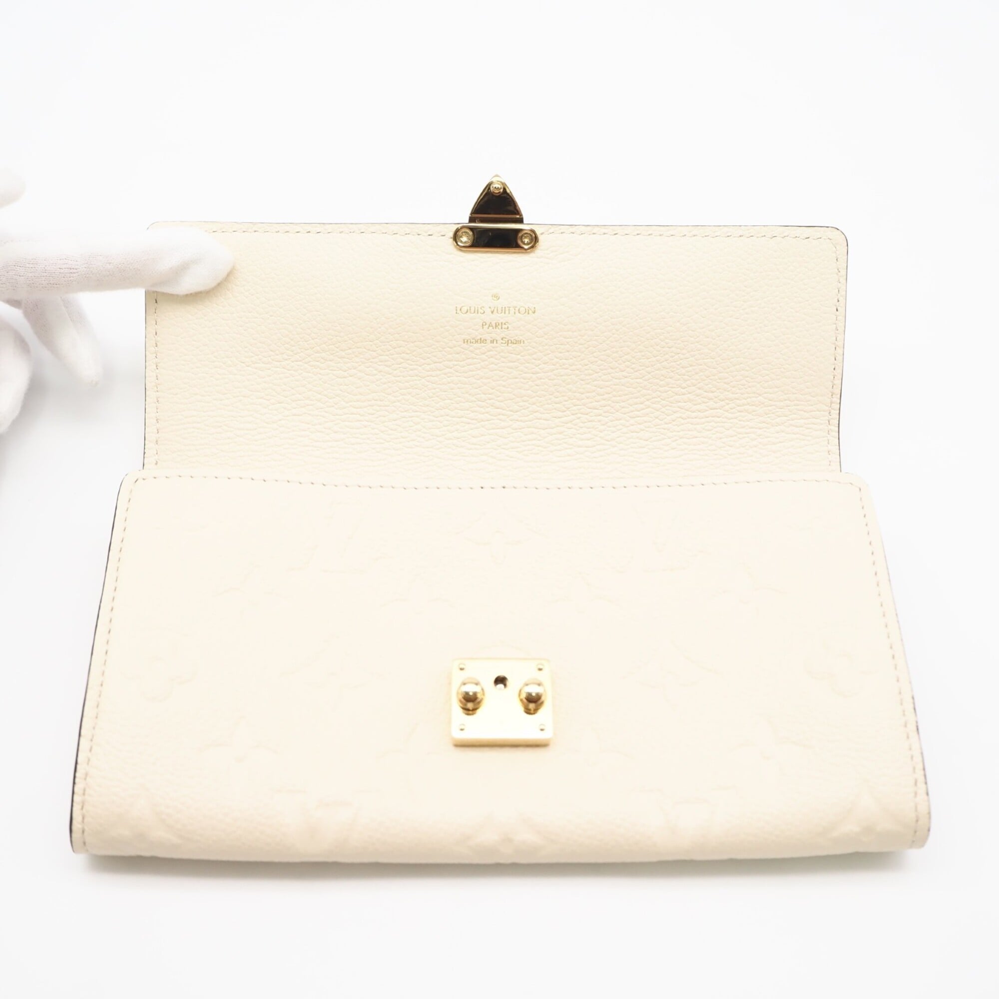 Louis Vuitton Beige Leather Long Wallet (Bi-Fold) (Pre-Owned)