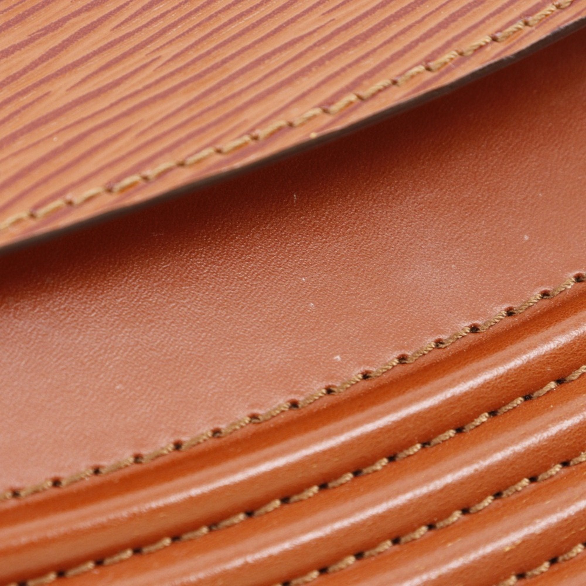 Louis Vuitton Brown Epi Leather Shoulder Bag (Pre-Owned)