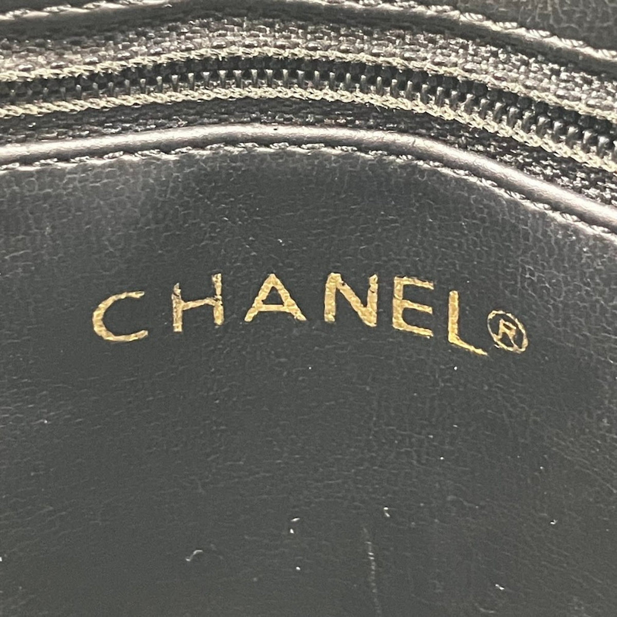 Chanel Matelasse Black Leather Shoulder Bag (Pre-Owned)