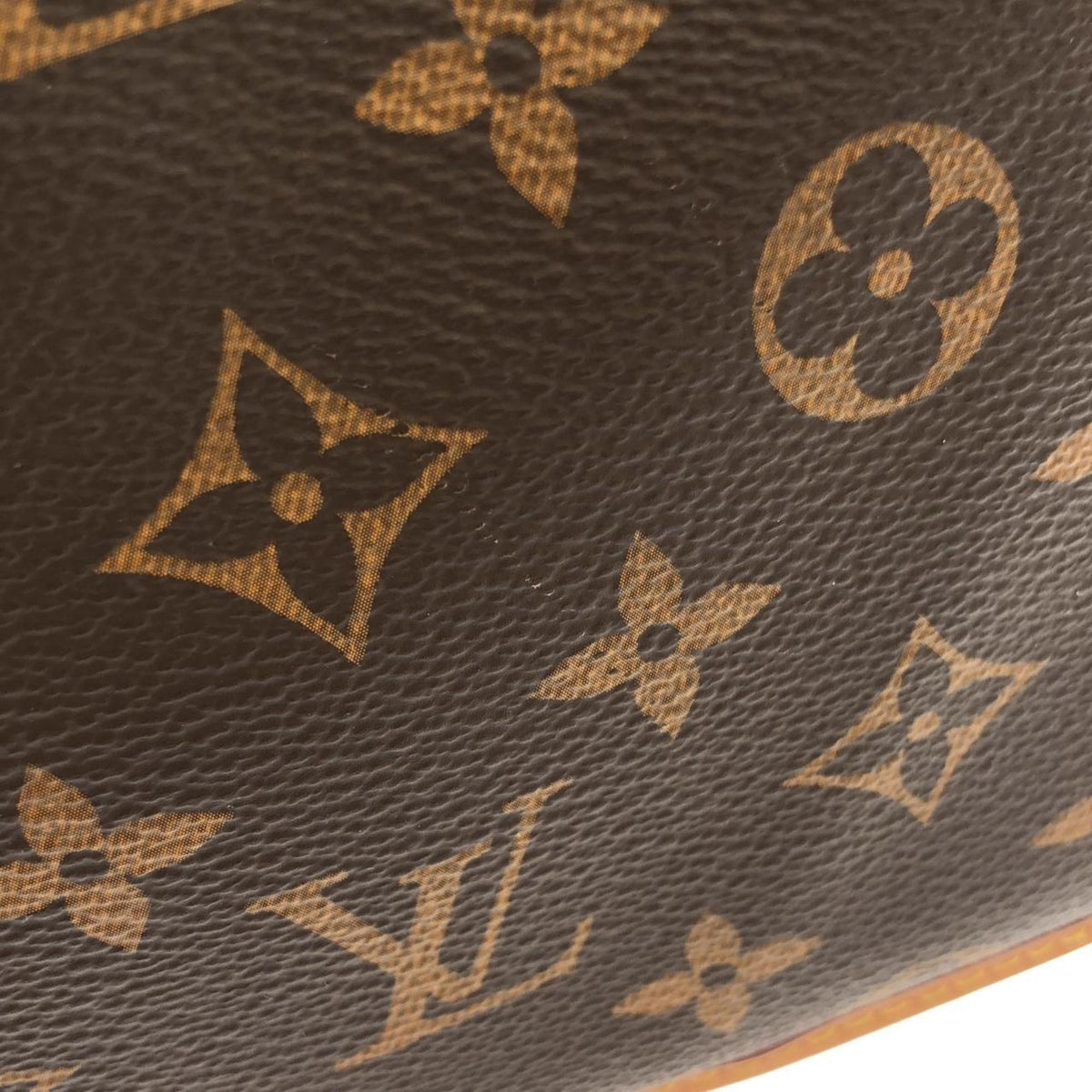 Louis Vuitton Marron Coated Canvas Shoulder Bag (Pre-Owned)