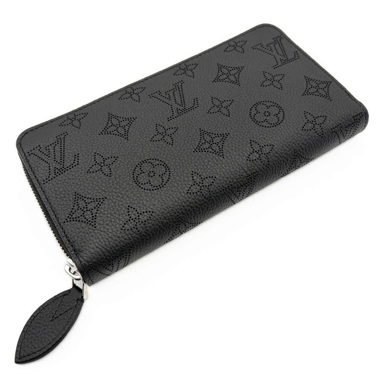 Louis Vuitton Noir Mahina Leather (Pre-Owned)