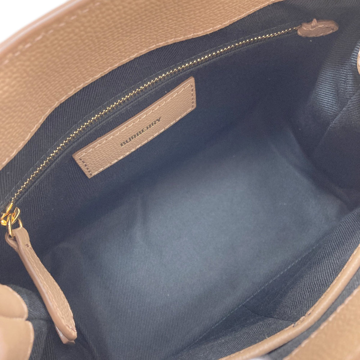 Burberry Brown Leather Handbag (Pre-Owned)