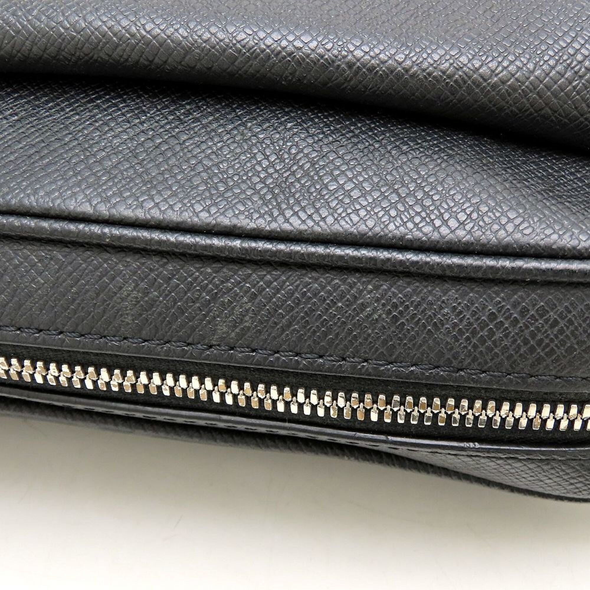 Louis Vuitton Taigarama Noir Taigarama Sling Bag (Pre-Owned)