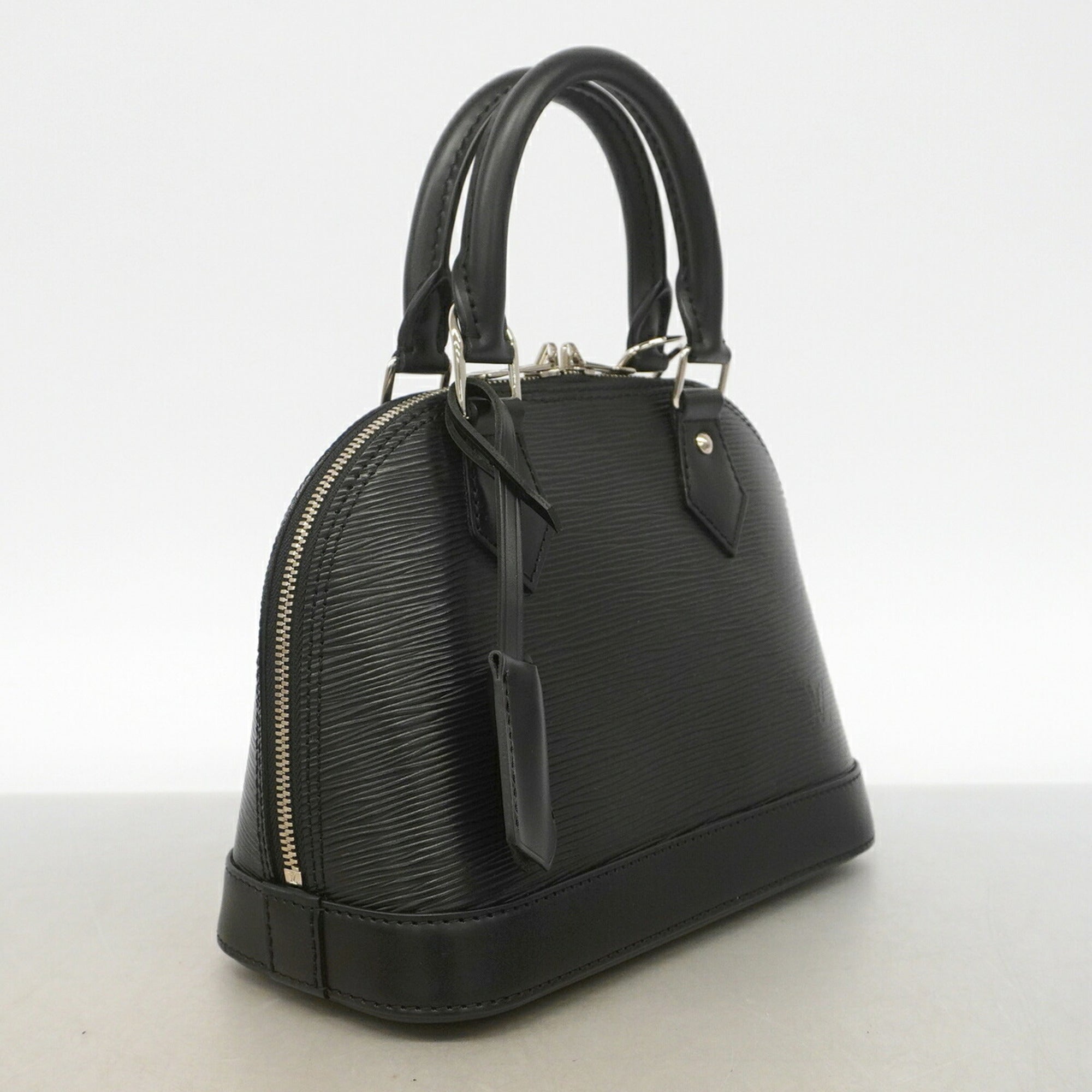 Louis Vuitton Noir Handbag (Pre-Owned)