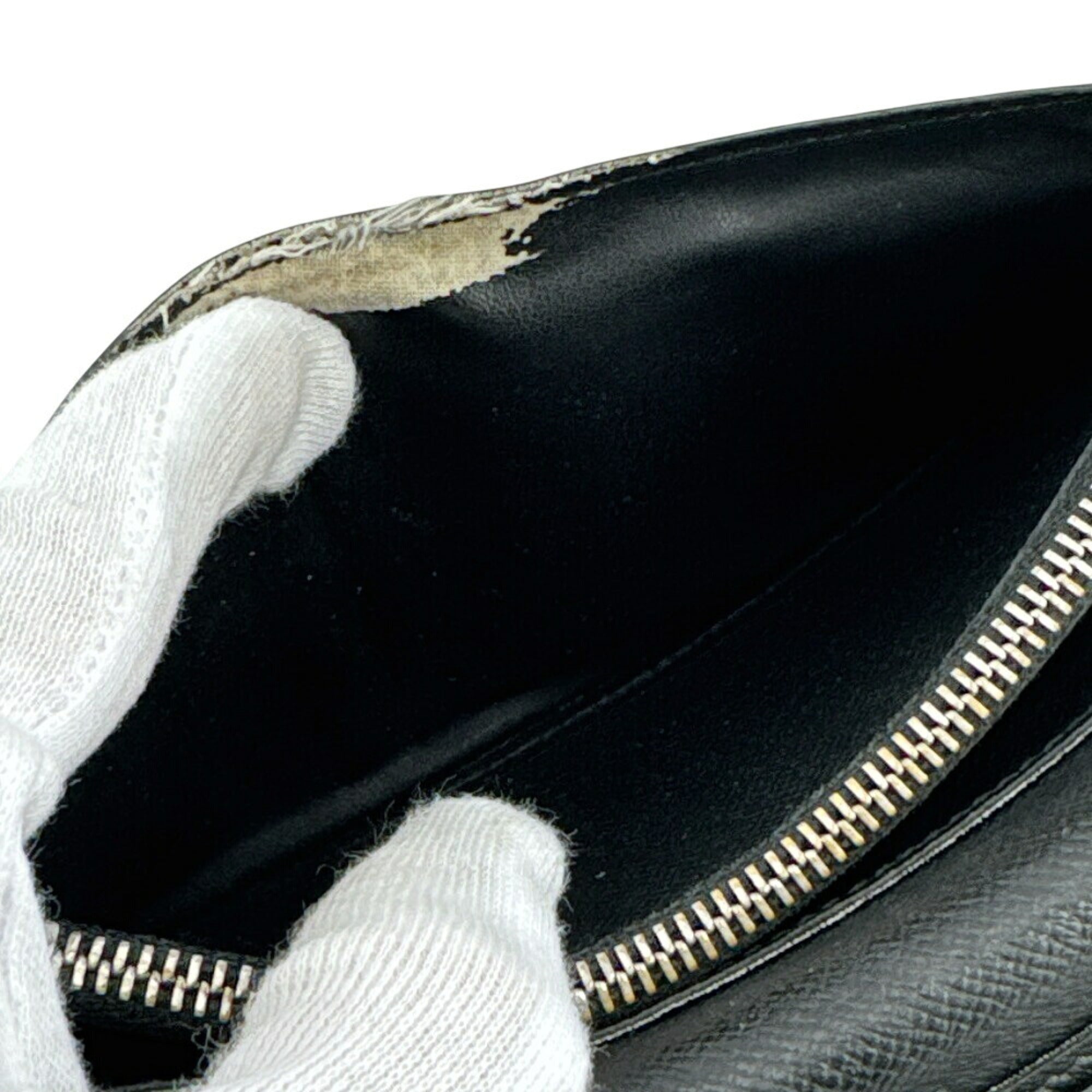 Louis Vuitton Black Leather (Pre-Owned)