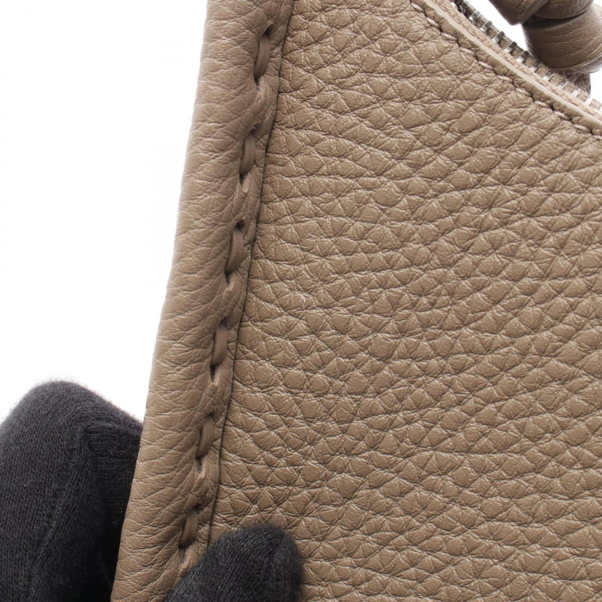 Fendi Beige Leather Handbag (Pre-Owned)