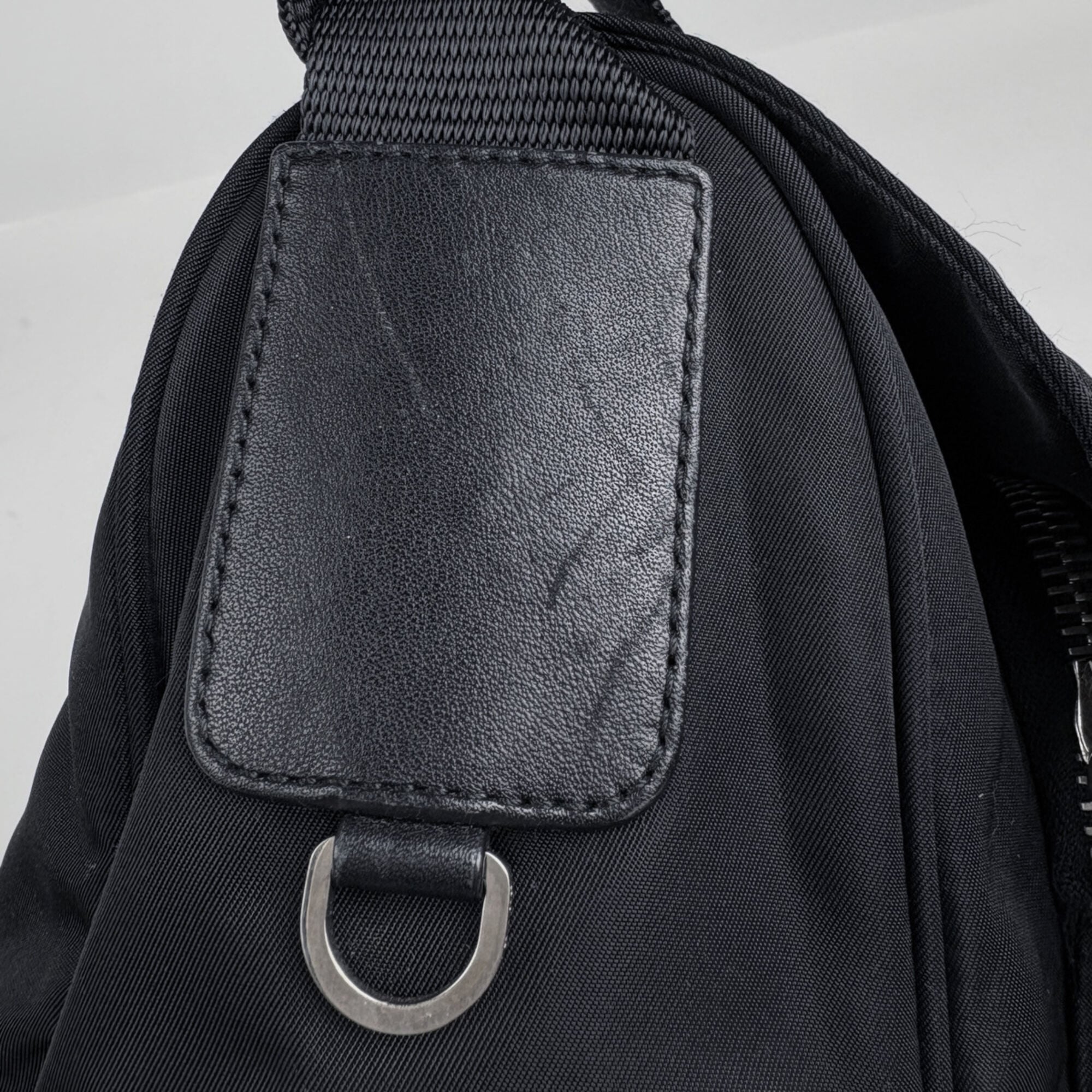 Prada Black Leather Messenger Bag Shoulder Bag (Pre-Owned)
