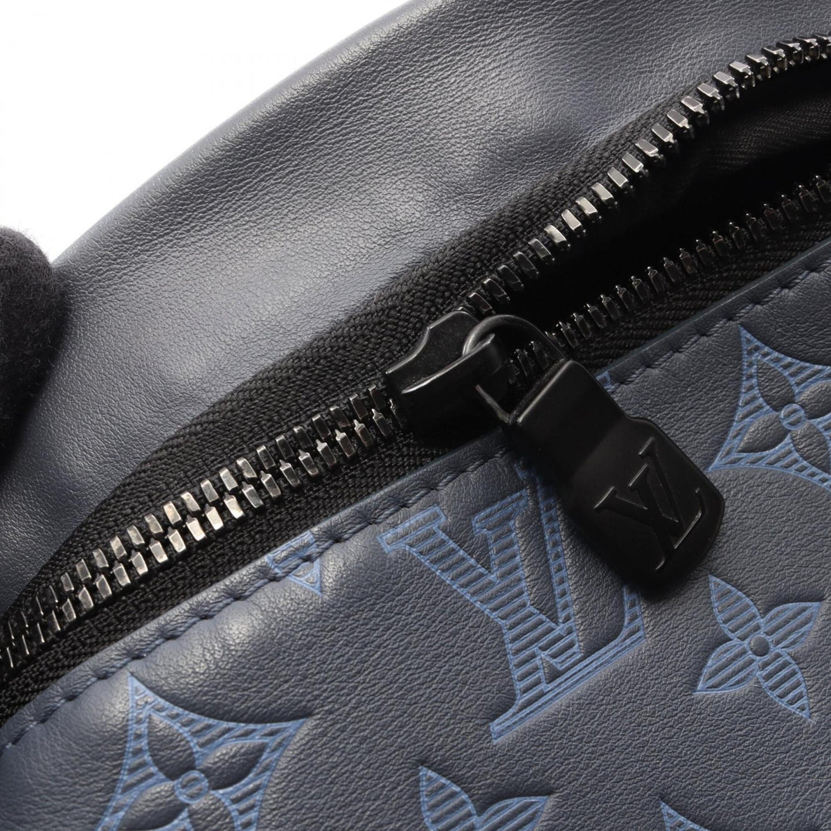 Louis Vuitton Navy Leather Fanny Pack Handbag (Pre-Owned)