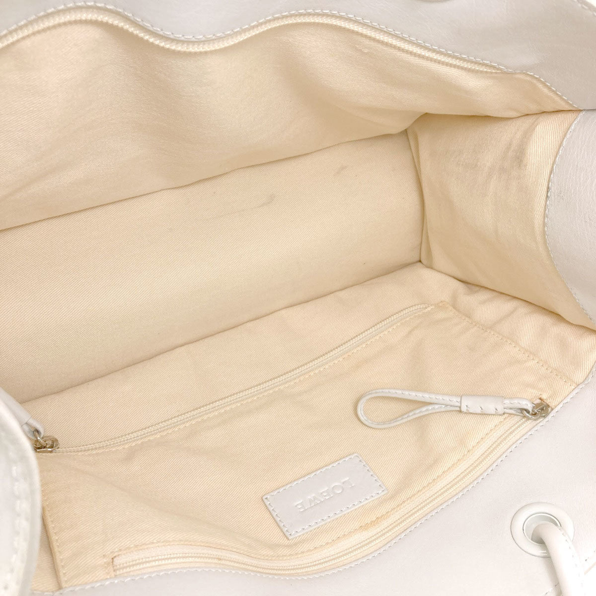 Loewe White Leather Tote Bag (Pre-Owned)