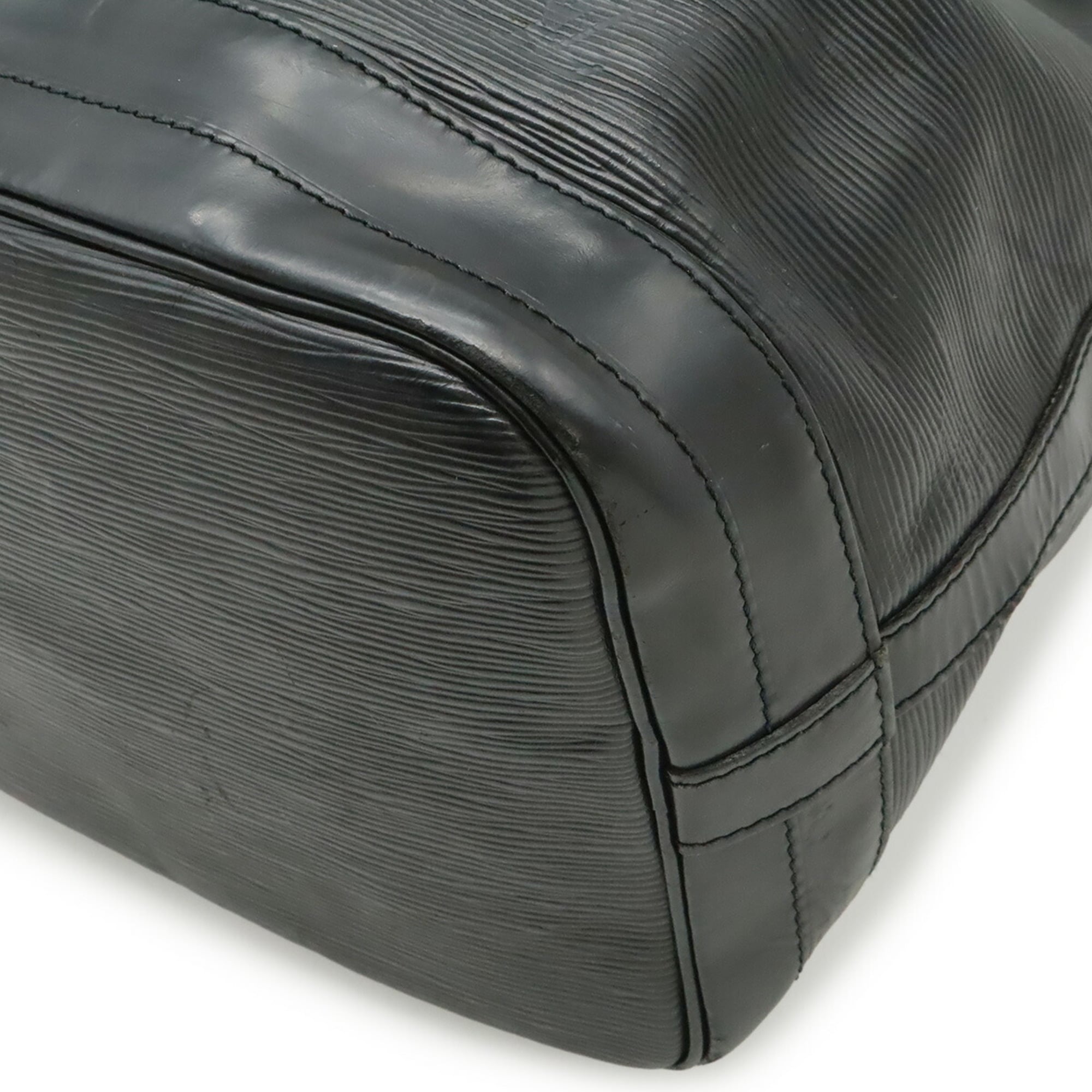 Louis Vuitton Black Noir Epi Leather Shoulder Bag (Pre-Owned)