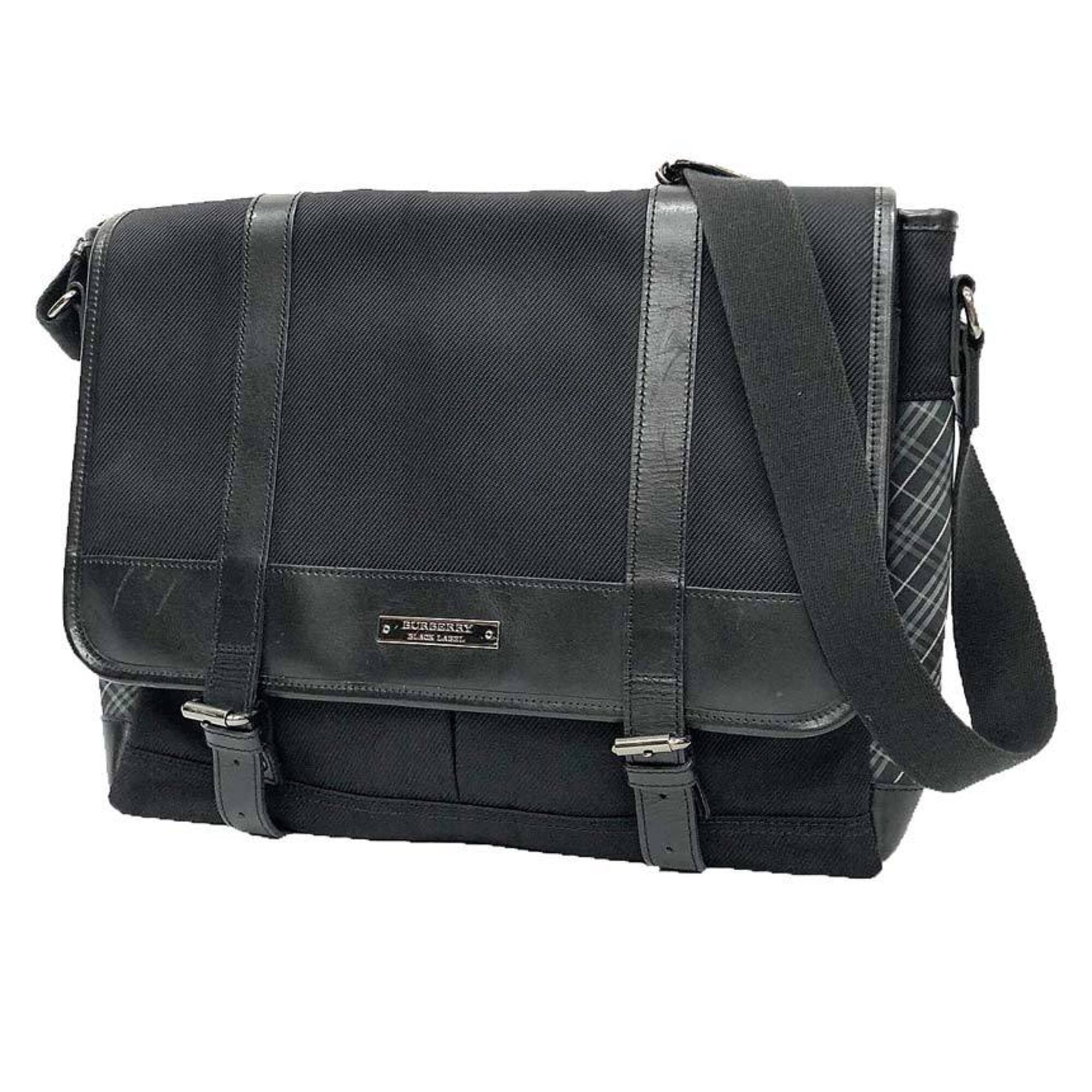Burberry Black Nylon Canvas Leather Messenger Bag Shoulder Bag (Pre-Owned)