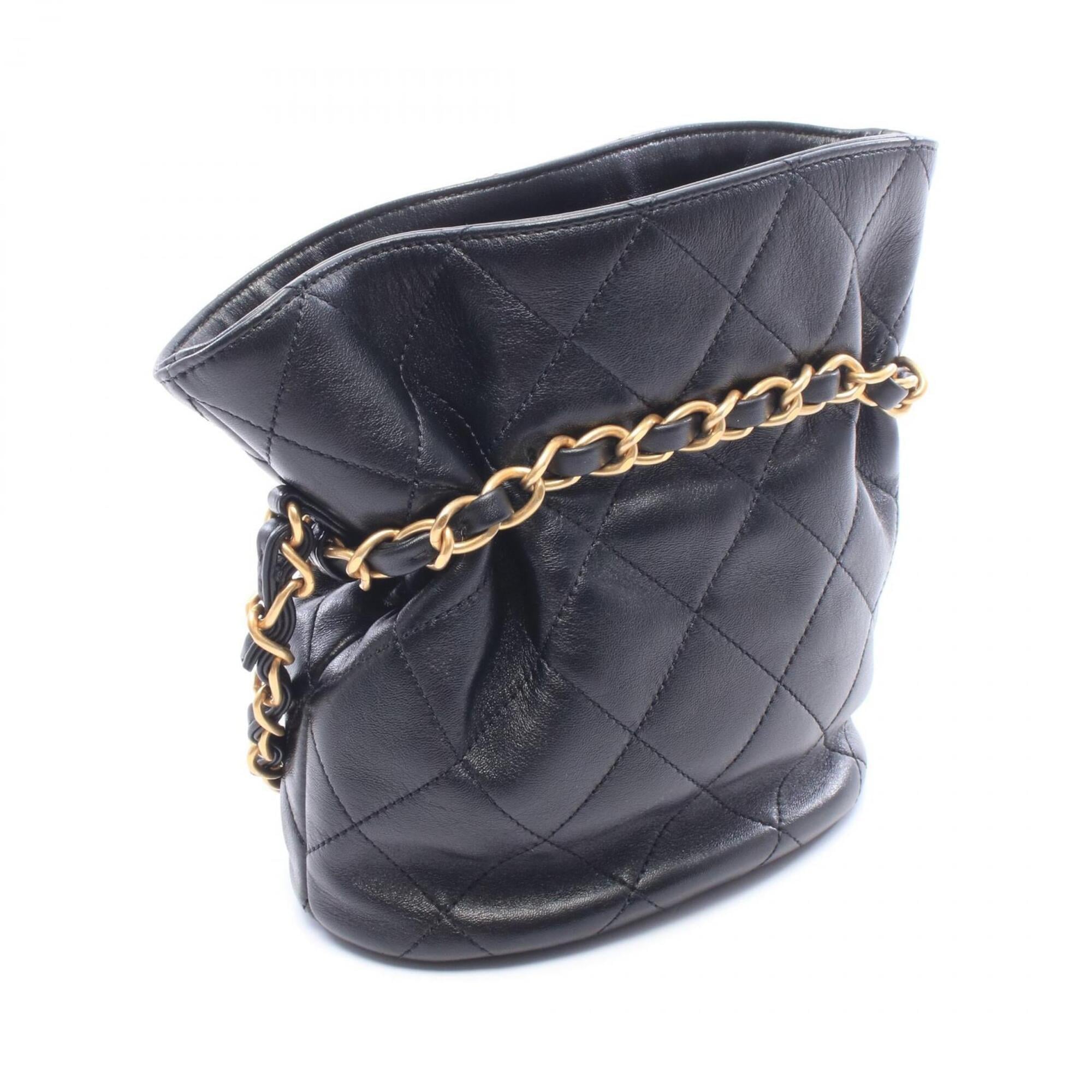 Chanel Black Leather Shoulder Bag (Pre-Owned)