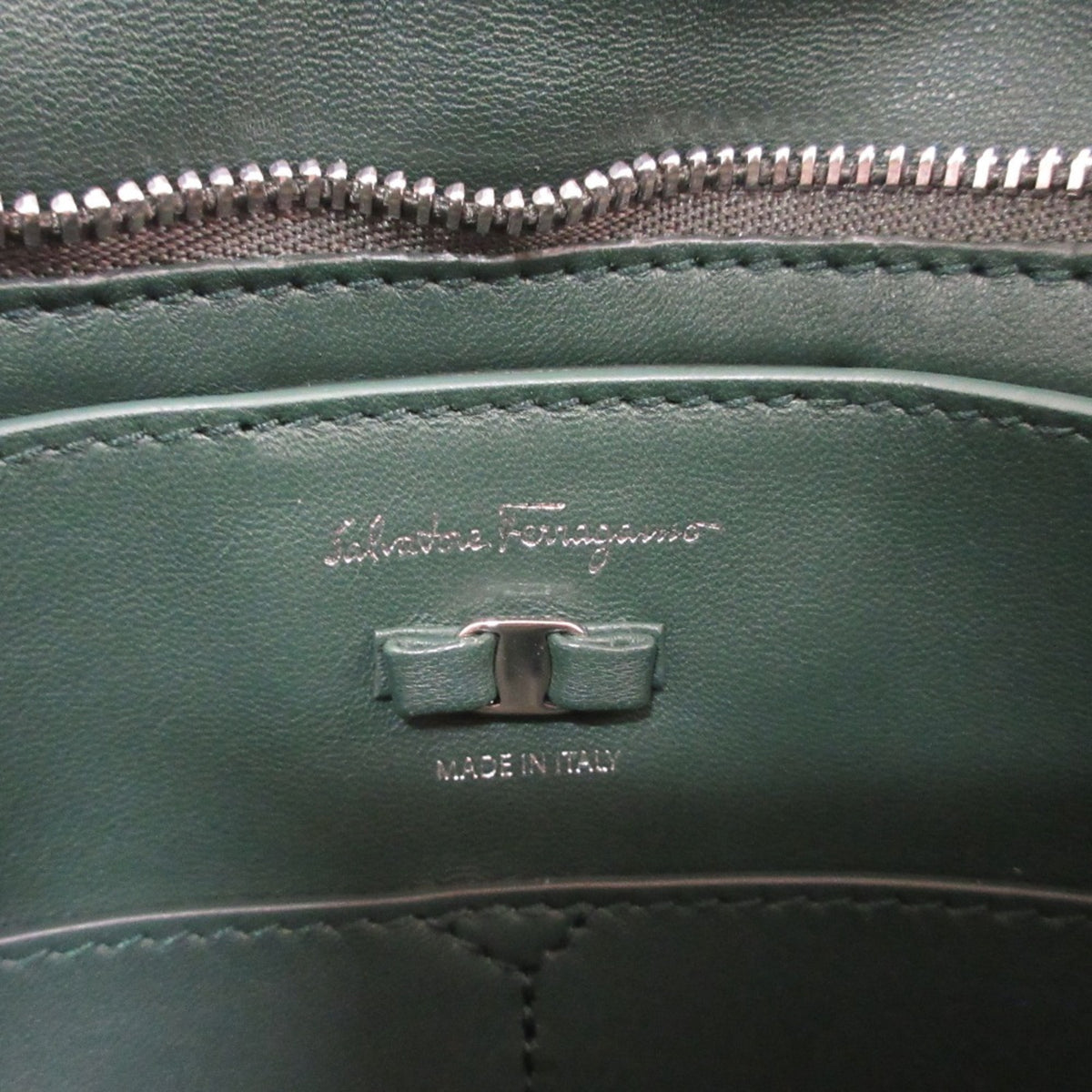 Salvatore Ferragamo Green Suede Shoulder Bag (Pre-Owned)